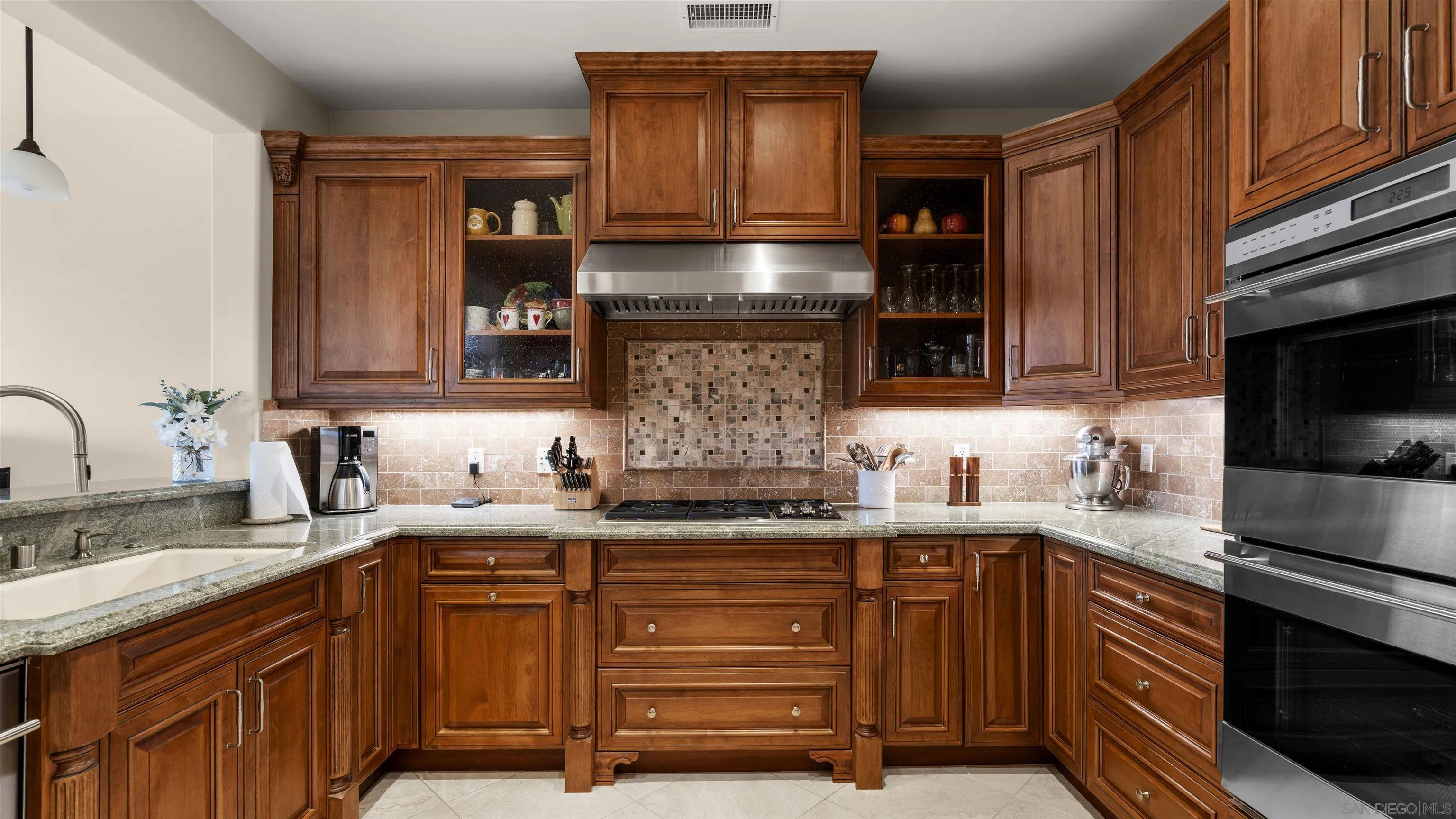 https://cdn.realtyfeed.com/cdn/127/260011009/6df9bfcd125eb4ddaece991f66b01e32.webp
