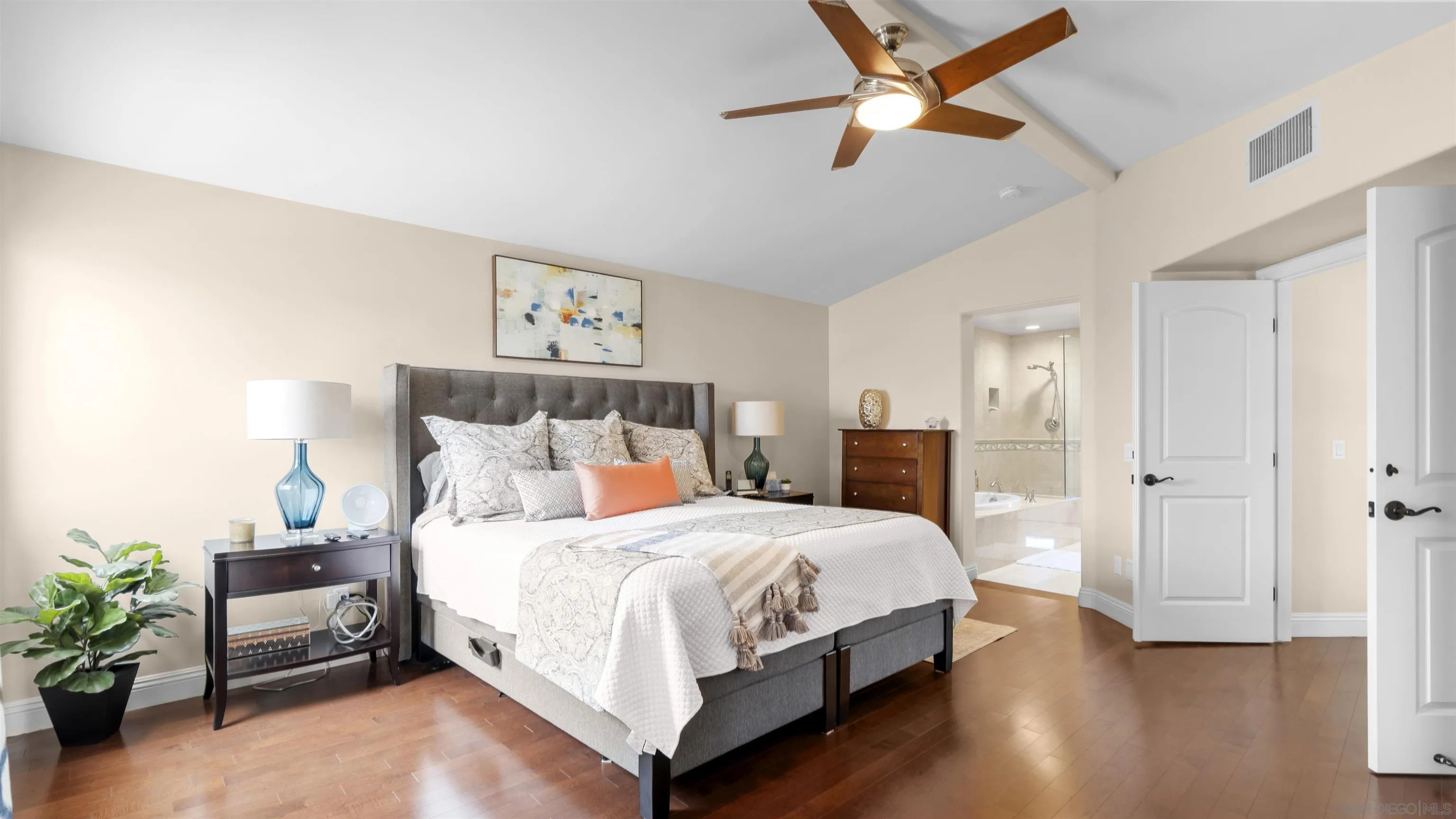 https://cdn.realtyfeed.com/cdn/127/260011009/7784622e72e3b28dd891acbaf1303944.webp