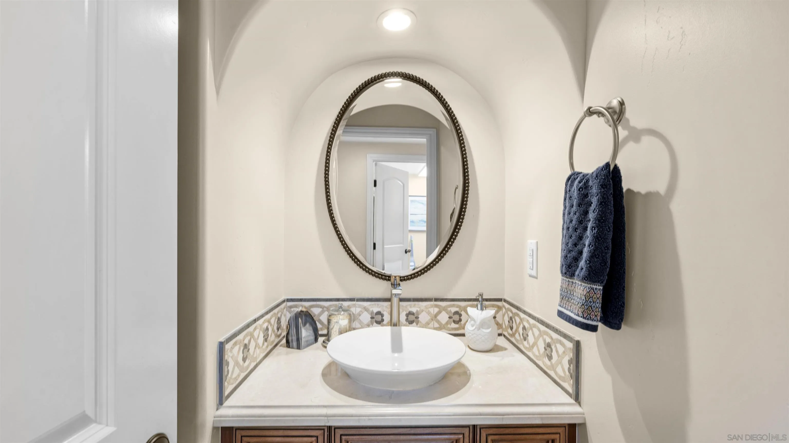 https://cdn.realtyfeed.com/cdn/127/260011009/8047f2a9760190872dad9359dcb8e85b.webp