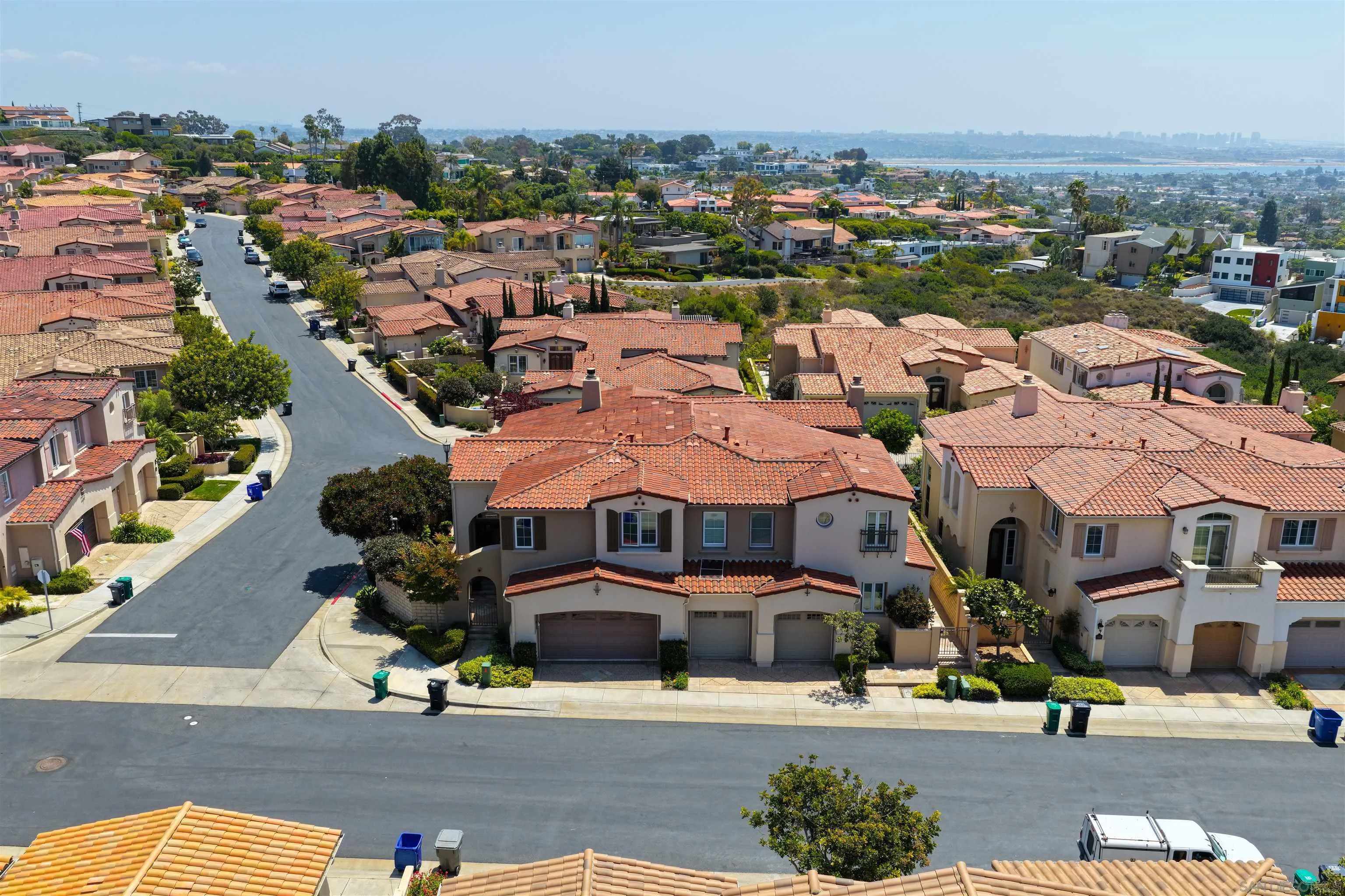 https://cdn.realtyfeed.com/cdn/127/260011009/828d836ce39ee80b0401c56855f7831f.webp