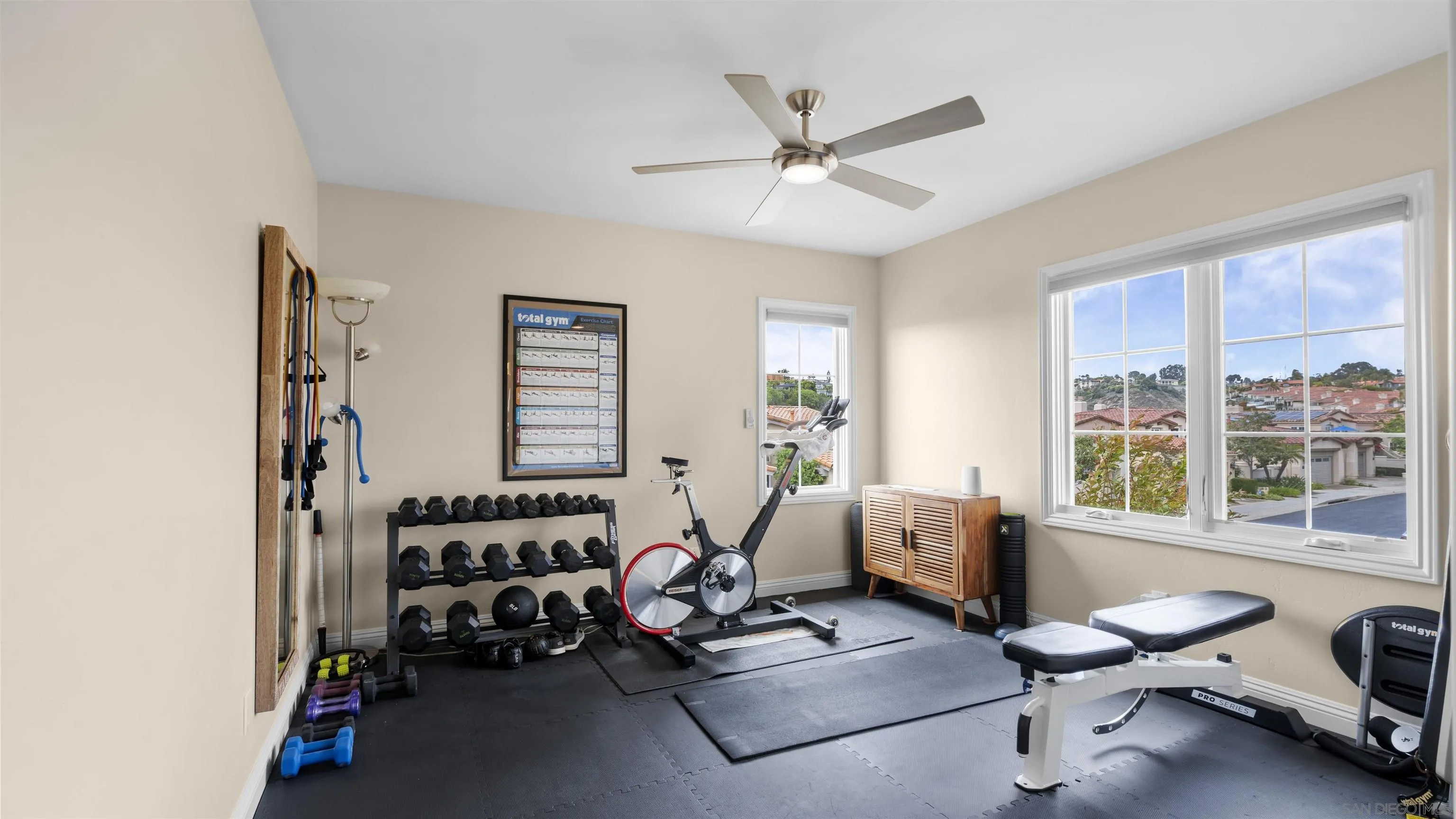 https://cdn.realtyfeed.com/cdn/127/260011009/846d4967c82d2c1efb57d36272f4c30c.webp