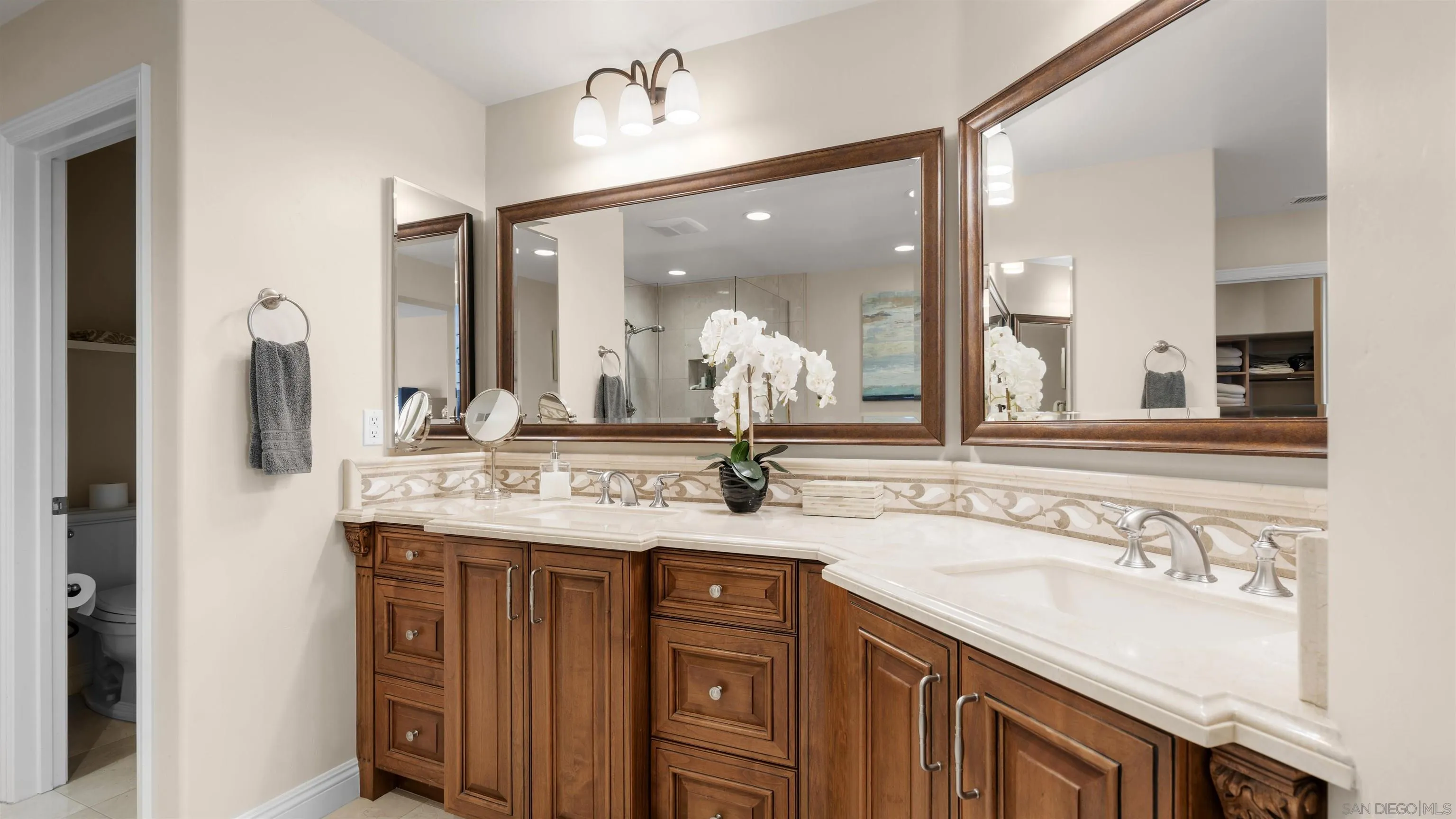https://cdn.realtyfeed.com/cdn/127/260011009/ca226236af983dcd515676ffb9ff0f7f.webp