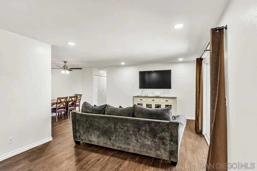 https://cdn.realtyfeed.com/cdn/127/260011014/02c1ba2896e839a575e180aa5d8fb128.webp