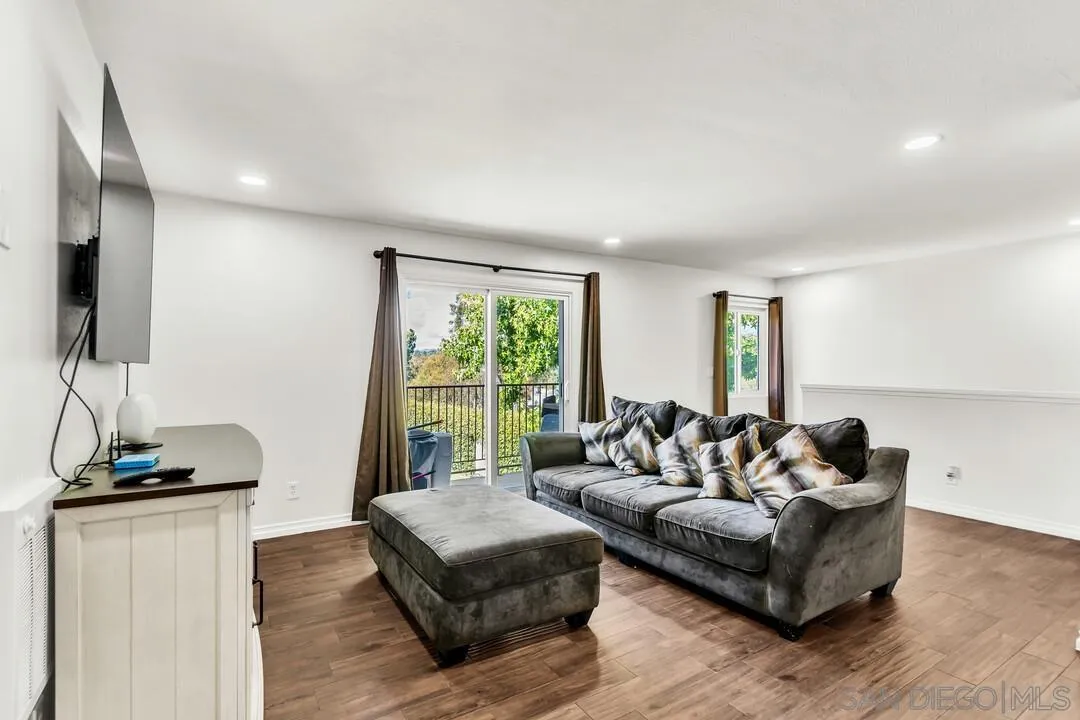 https://cdn.realtyfeed.com/cdn/127/260011014/3567f3301ac29c4425ee1379245ec6e9.webp