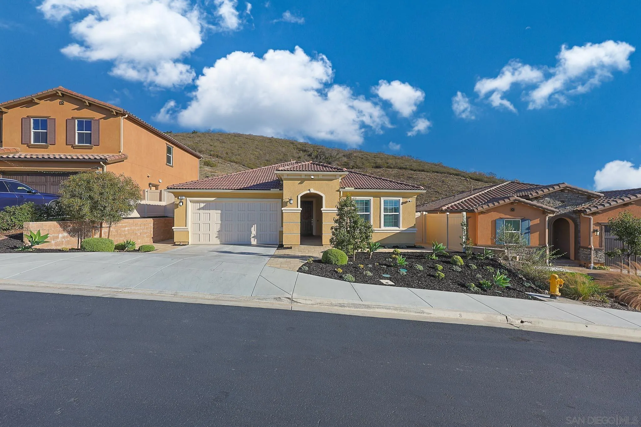https://cdn.realtyfeed.com/cdn/127/260011016/706191b7fa626ed712d3b505f85625b0.webp