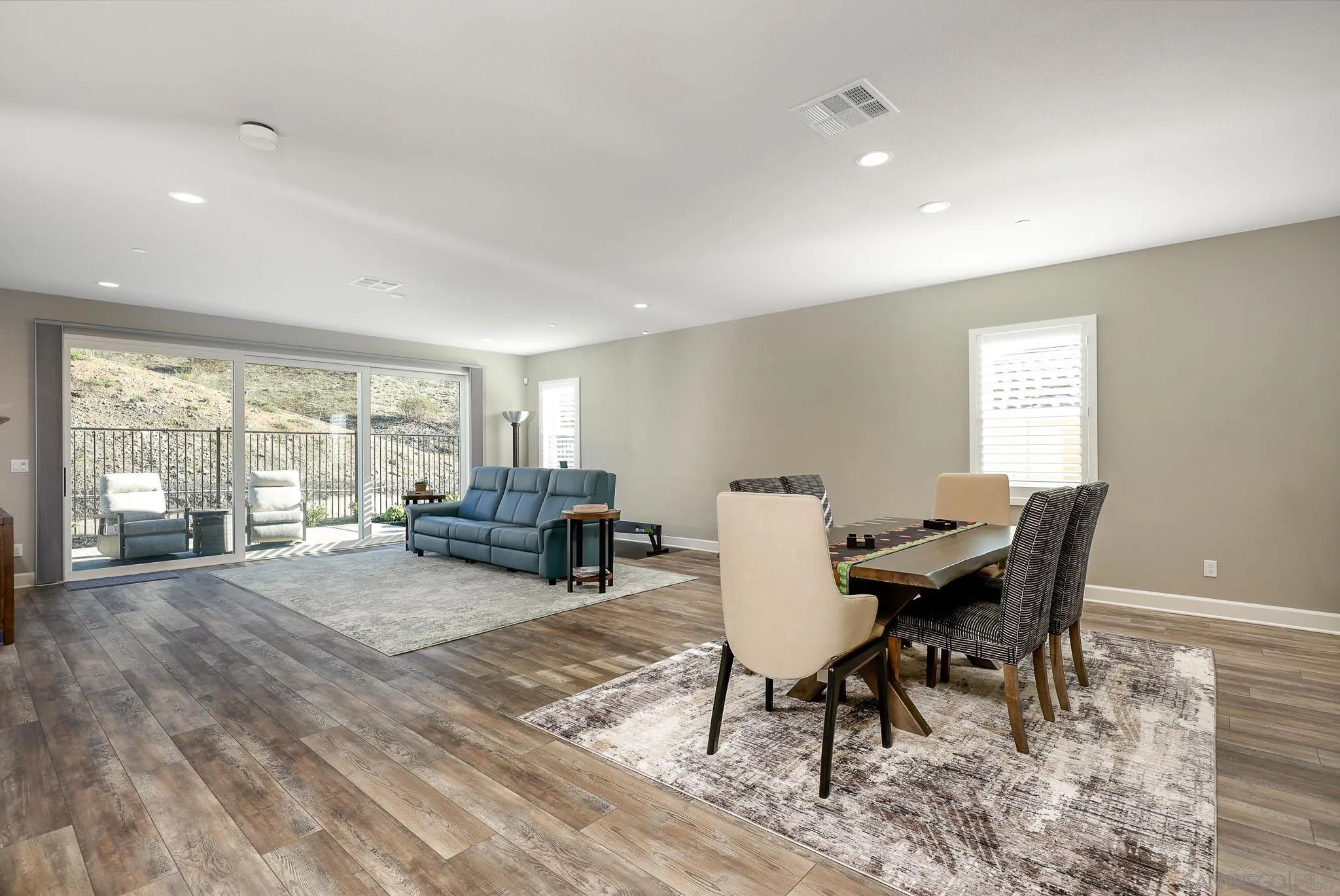 https://cdn.realtyfeed.com/cdn/127/260011016/cc9ef1bfea3f55f0e49f9b38d118ddbc.webp