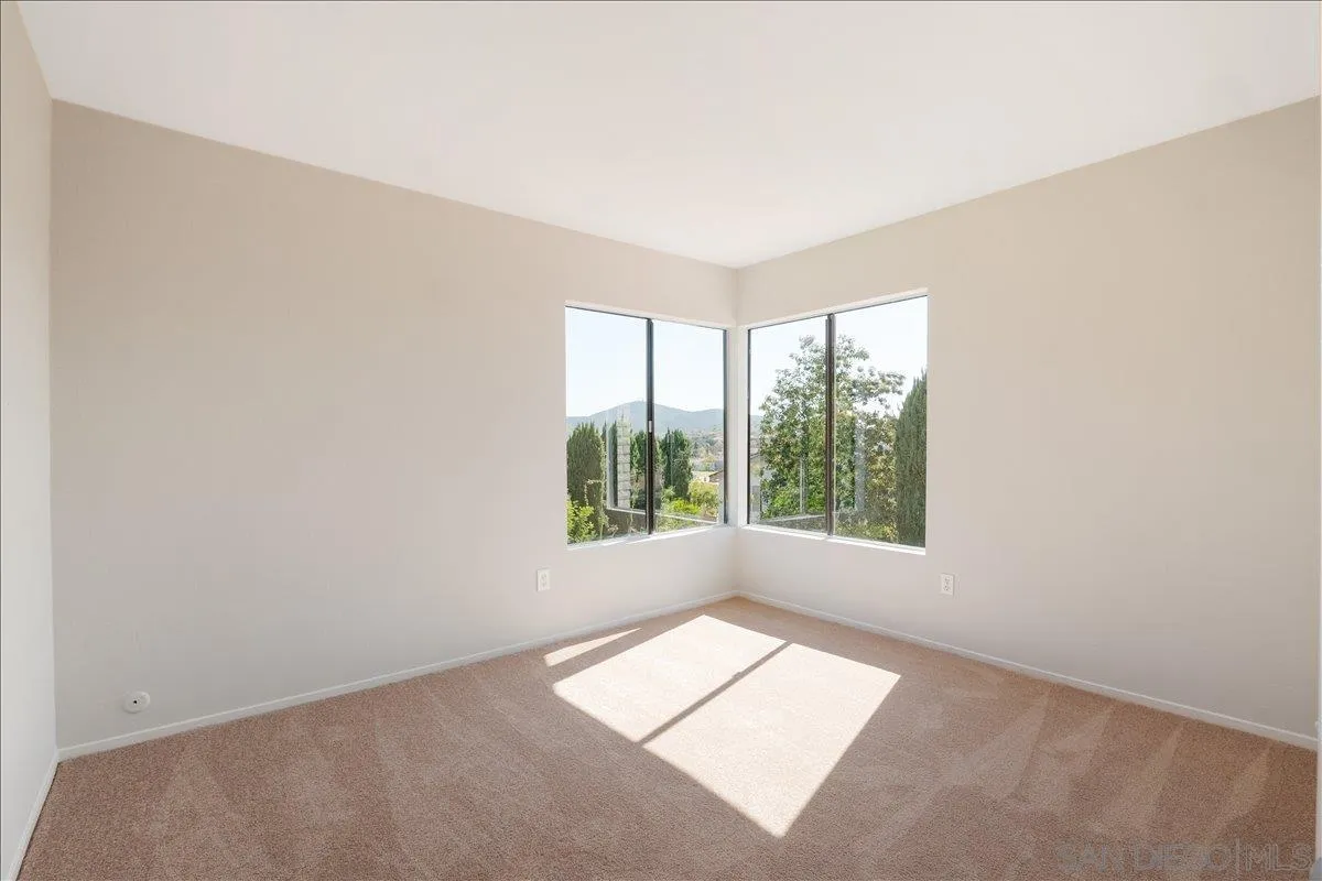 https://cdn.realtyfeed.com/cdn/127/260011017/38c30441384c9e2e7edb562d087b61a3.webp