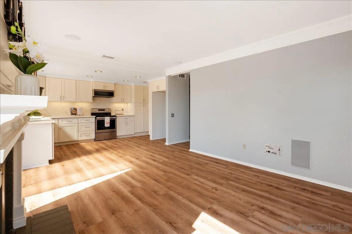 https://cdn.realtyfeed.com/cdn/127/260011017/96bd110a03cd59d7f75e49c989d60a52.webp
