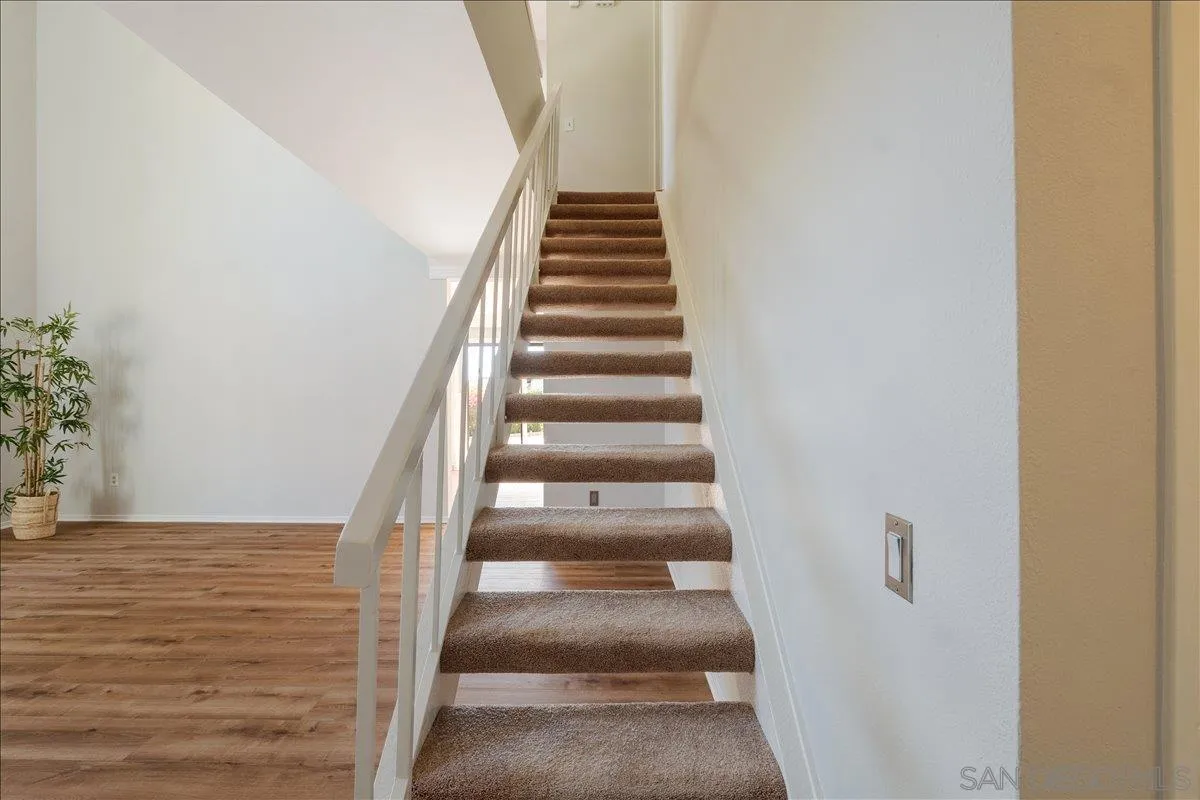 https://cdn.realtyfeed.com/cdn/127/260011017/c6d8b3aca4f4523314d171a56fb8dfcb.webp
