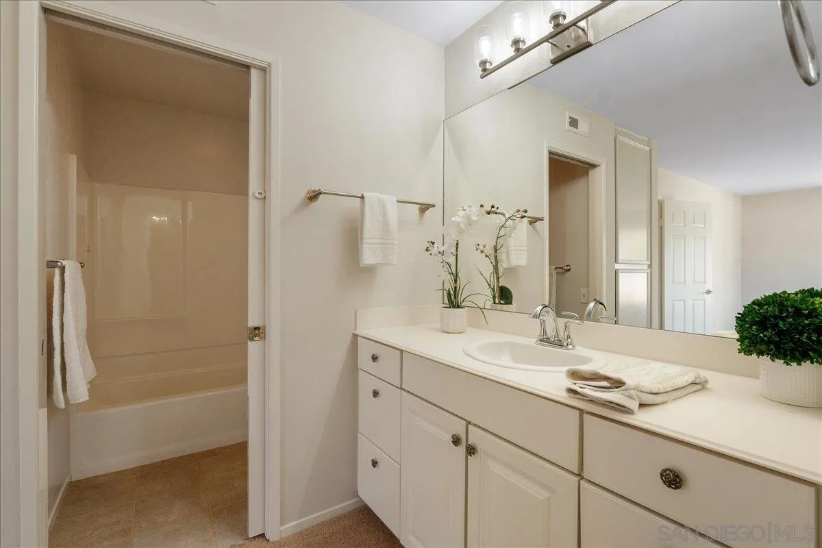 https://cdn.realtyfeed.com/cdn/127/260011017/d619ad8ac856af085af0be1bfb542172.webp