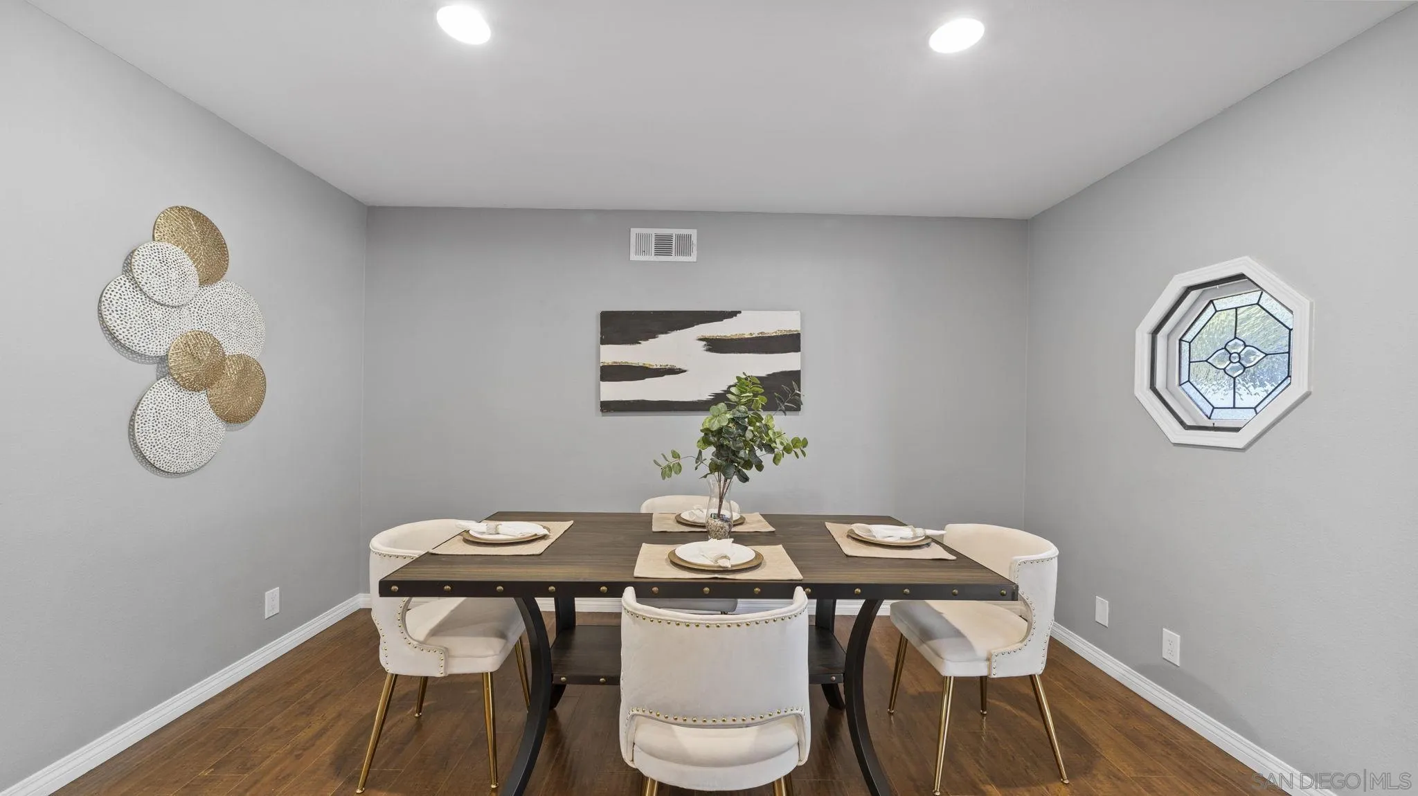 https://cdn.realtyfeed.com/cdn/127/260011018/591f0ed5b7784d8377bd359f7db37462.webp