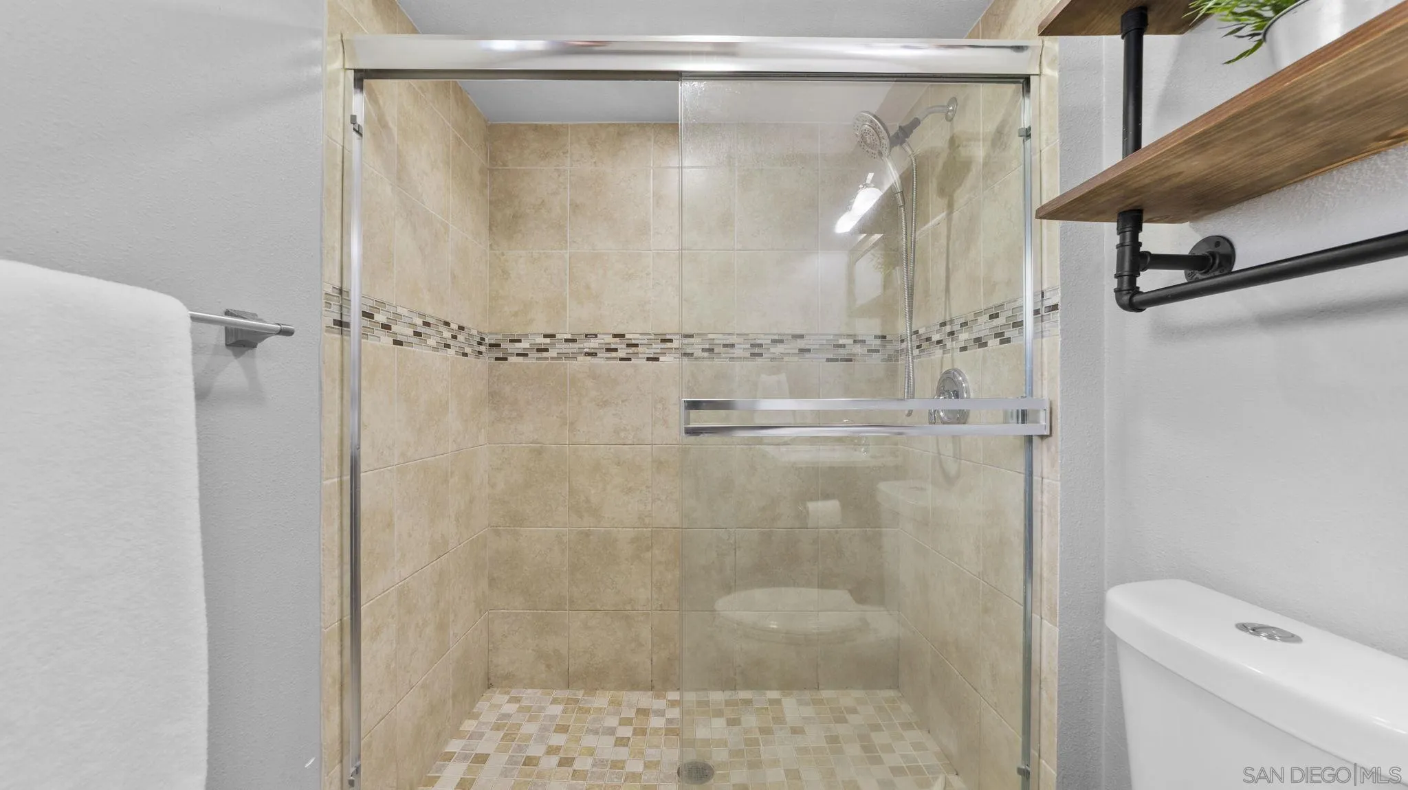 https://cdn.realtyfeed.com/cdn/127/260011018/5c1b87c0be6045cc9d431d29f8608ef8.webp