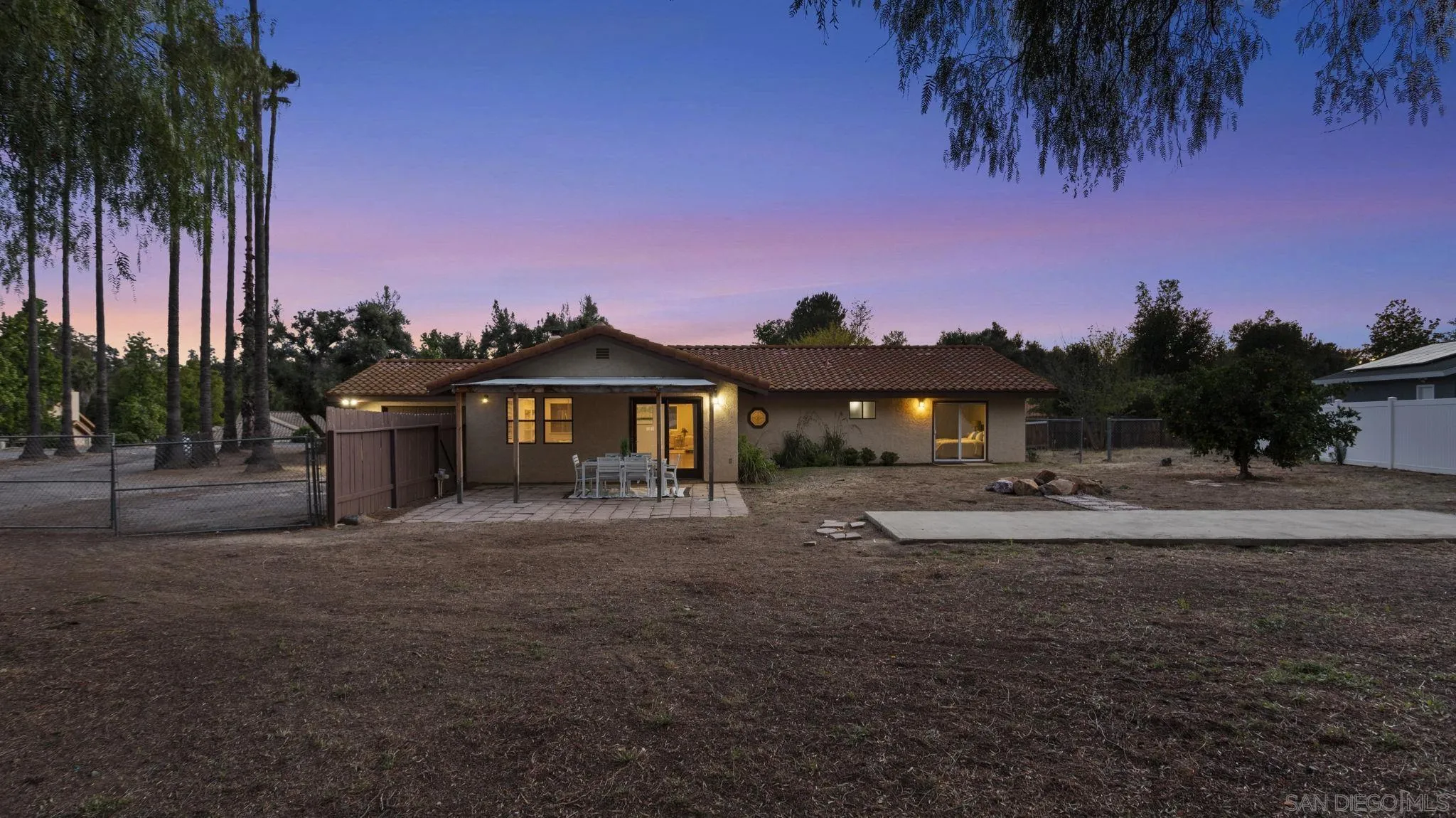 https://cdn.realtyfeed.com/cdn/127/260011018/9d408bd3055125f4544fc8b1e4a9aaa6.webp