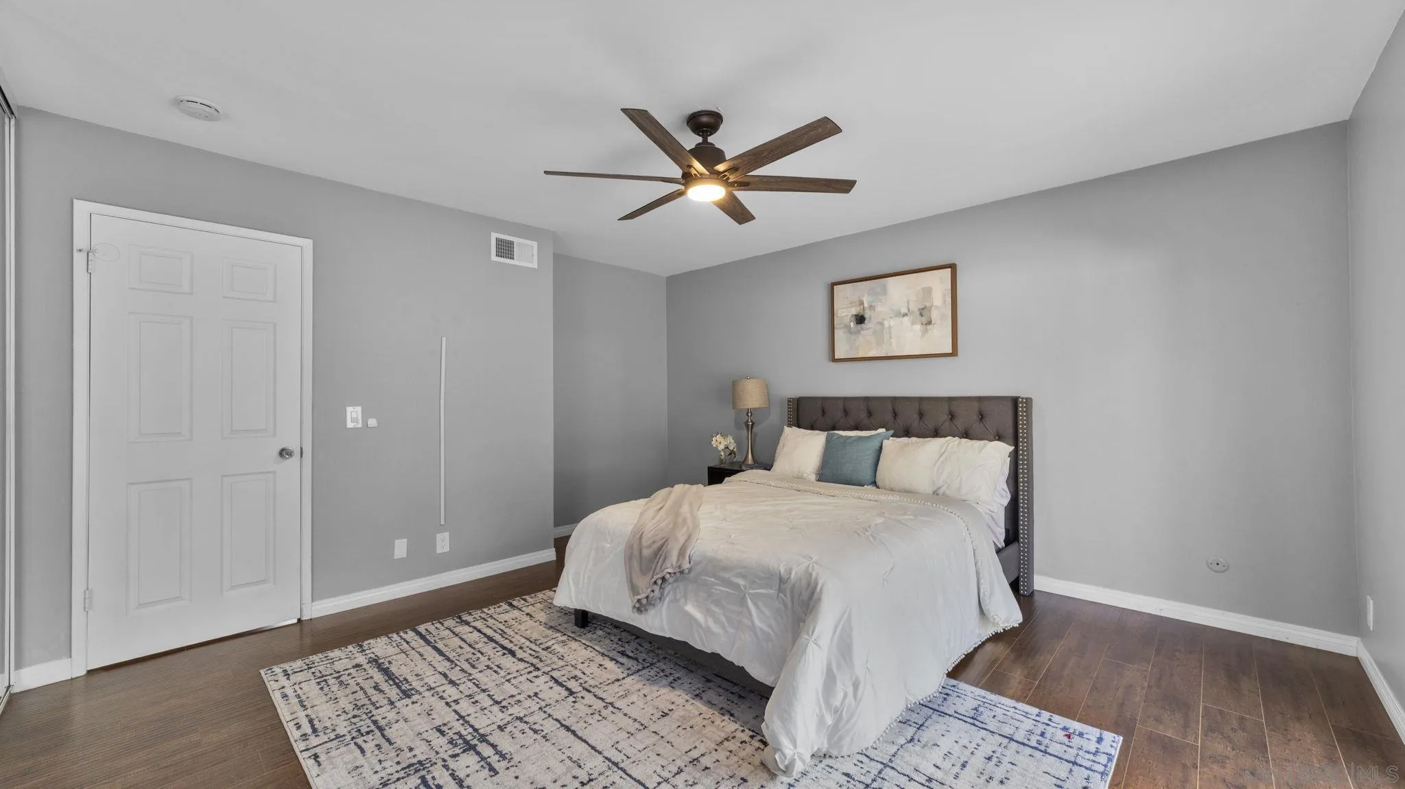 https://cdn.realtyfeed.com/cdn/127/260011018/d32e2d5a6cd341eab2bb54d678a88f6f.webp