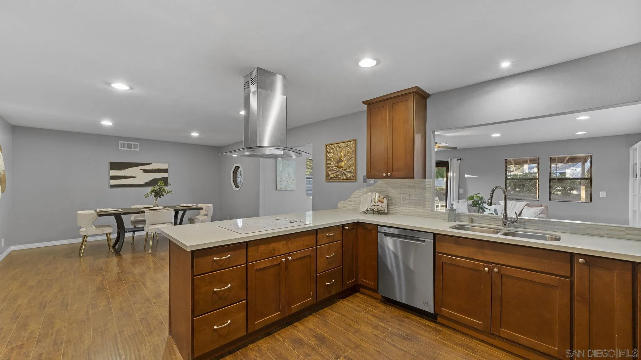 https://cdn.realtyfeed.com/cdn/127/260011018/ea836099910def958aba6ec2ecbd74a2.webp