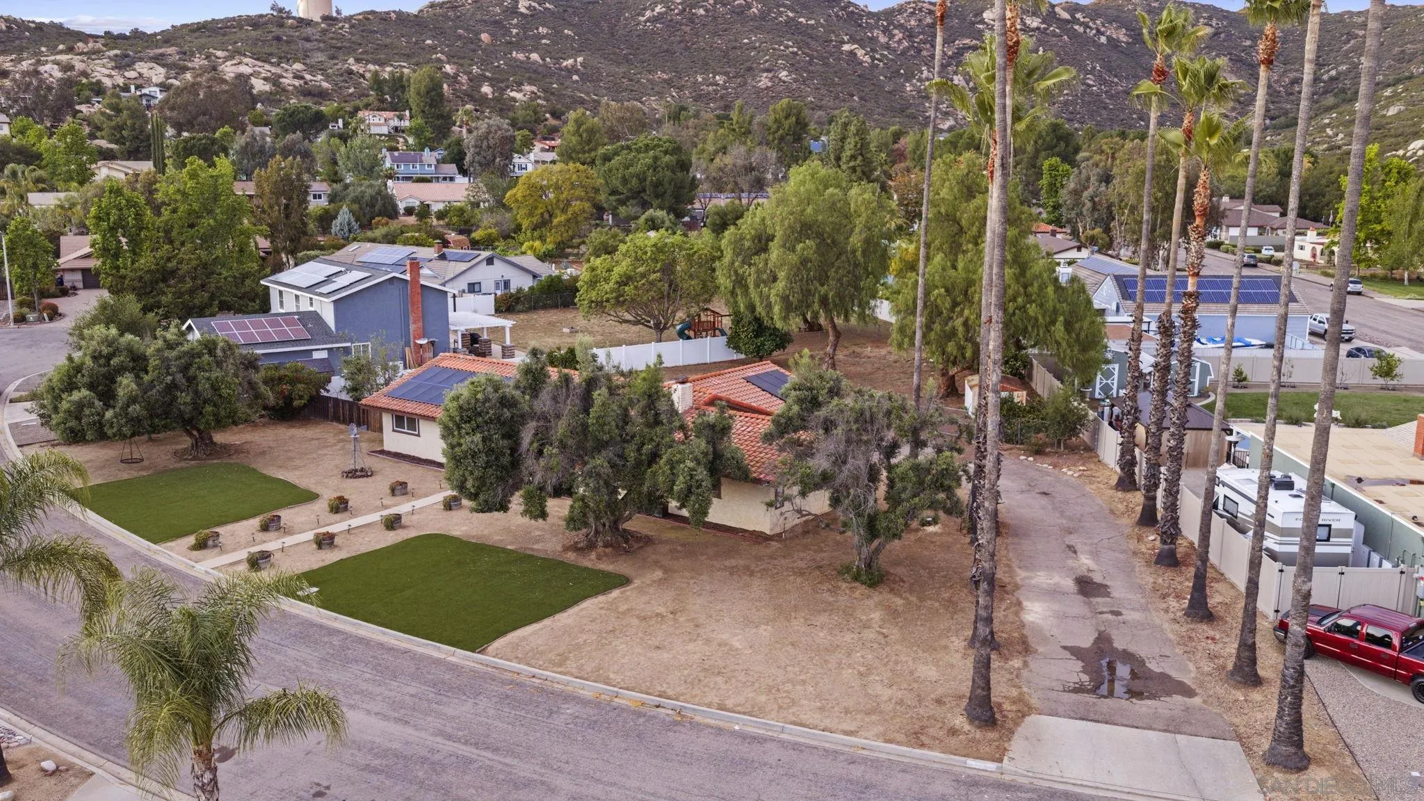 https://cdn.realtyfeed.com/cdn/127/260011018/f11b05eb65c65f442693ea41eea12e16.webp