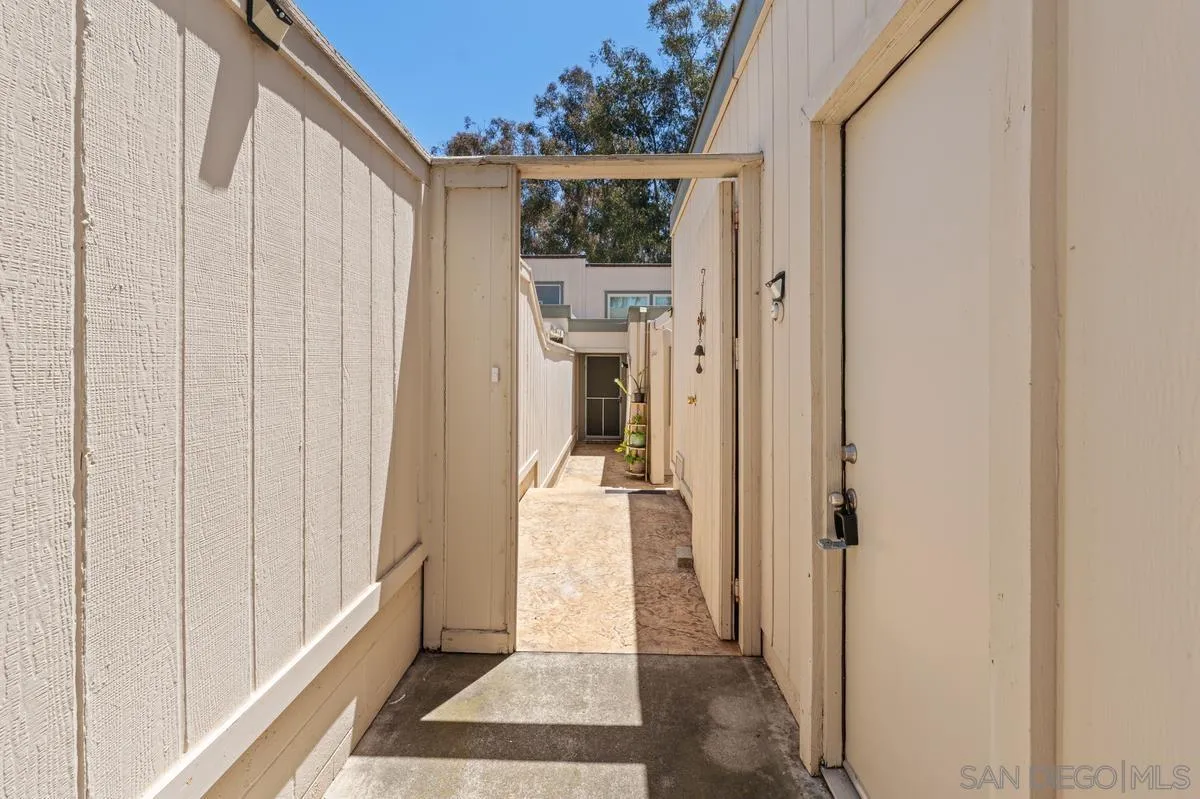 Photo #3: 260011019 Listing: Photo #3