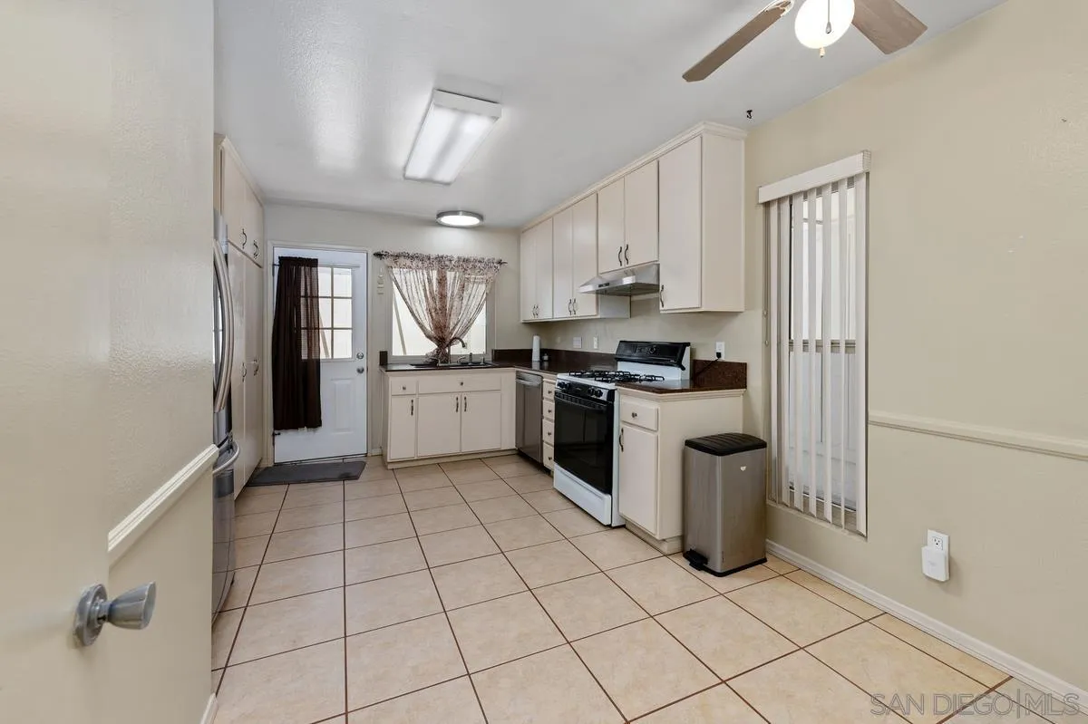 Photo #13: 260011019 Listing: Photo #13
