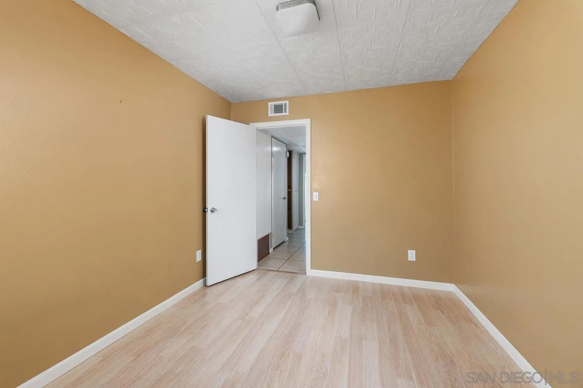 Photo #24: 260011019 Listing: Photo #24