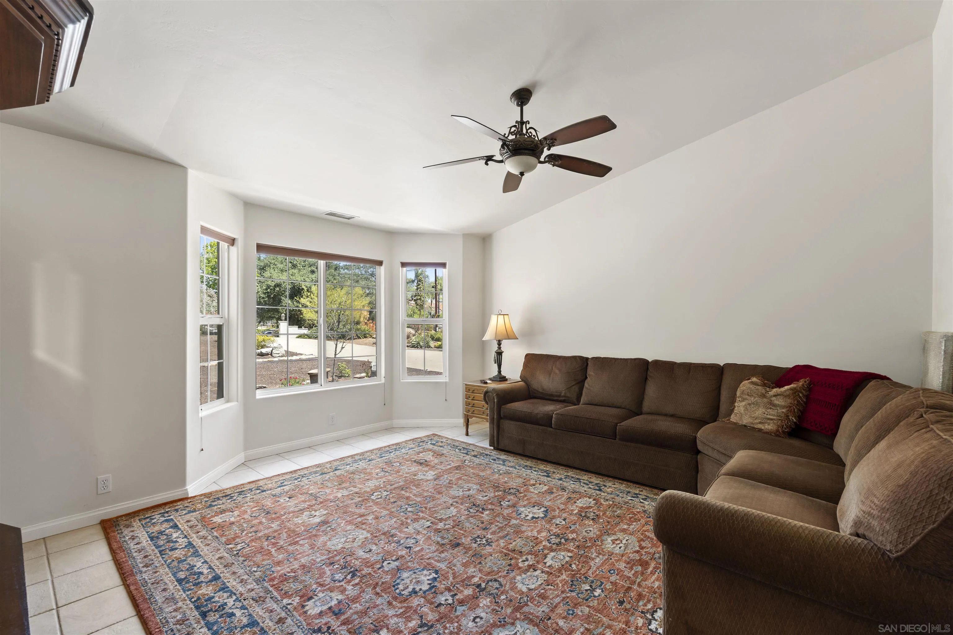 https://cdn.realtyfeed.com/cdn/127/260011020/fe6f4ae57b9c2743489e3ab797b03c8d.webp