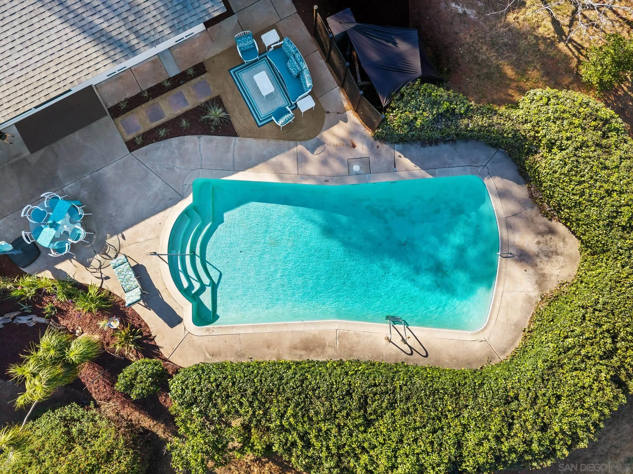 https://cdn.realtyfeed.com/cdn/127/260011021/171c1678690354cf9eb3af4ec7bcc6bf.webp