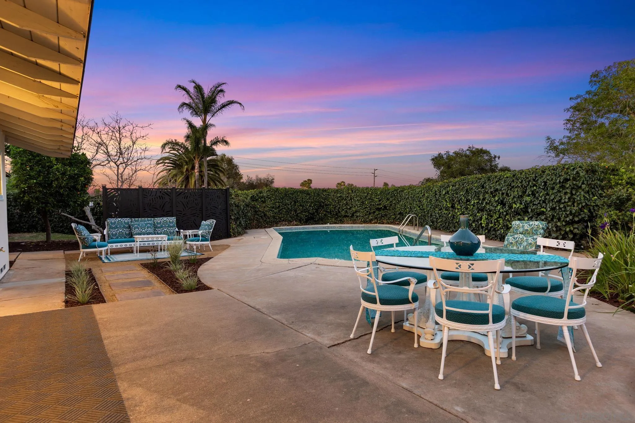 https://cdn.realtyfeed.com/cdn/127/260011021/970d2333525b5834bf67200220dd3688.webp