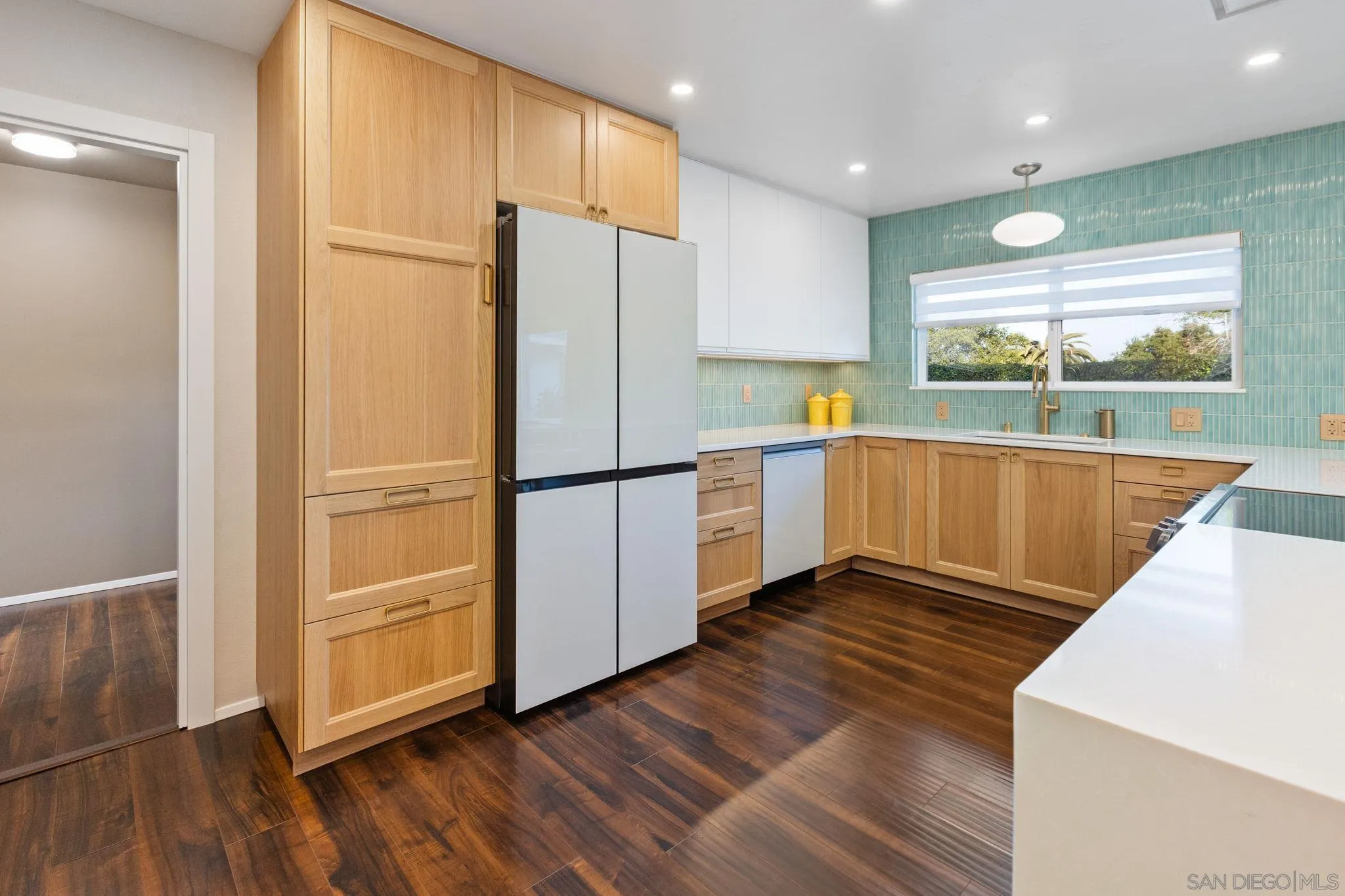 https://cdn.realtyfeed.com/cdn/127/260011021/b70c885d7f4566ddee40ce86cc6918e3.webp