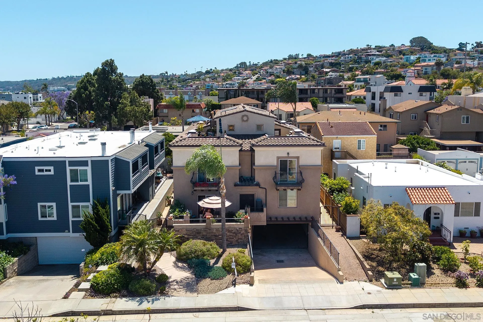 https://cdn.realtyfeed.com/cdn/127/260011022/2dae83e6572d5bbec800e7b81f5ed08b.webp