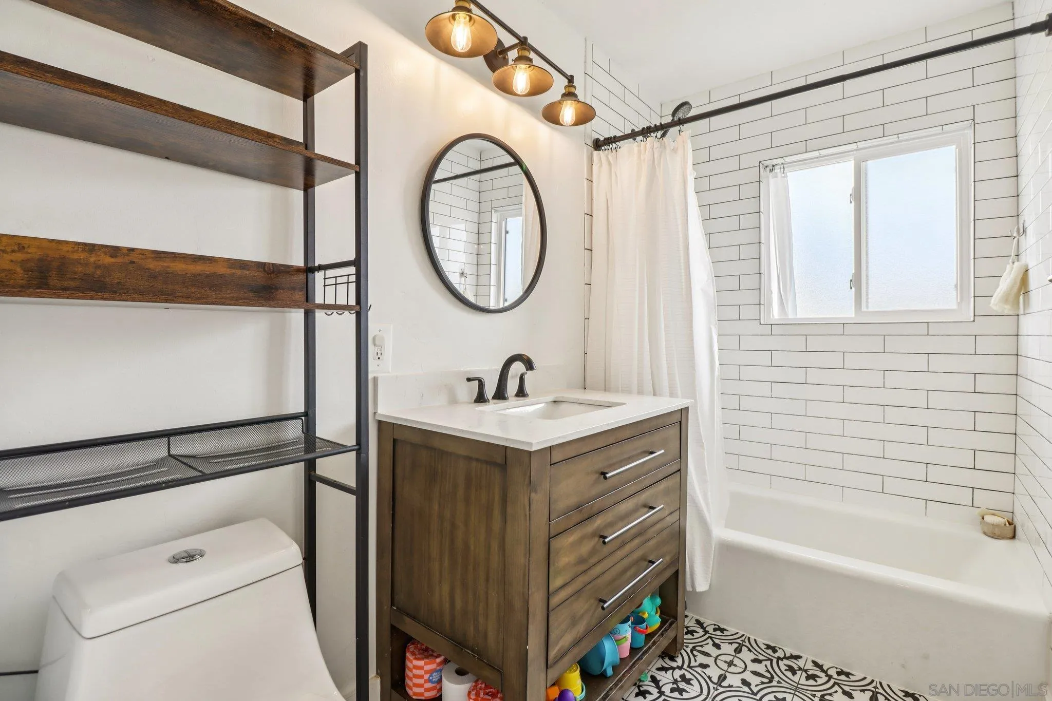 https://cdn.realtyfeed.com/cdn/127/260011024/8b2bf22edb5f8941b76694ab1c4a2743.webp