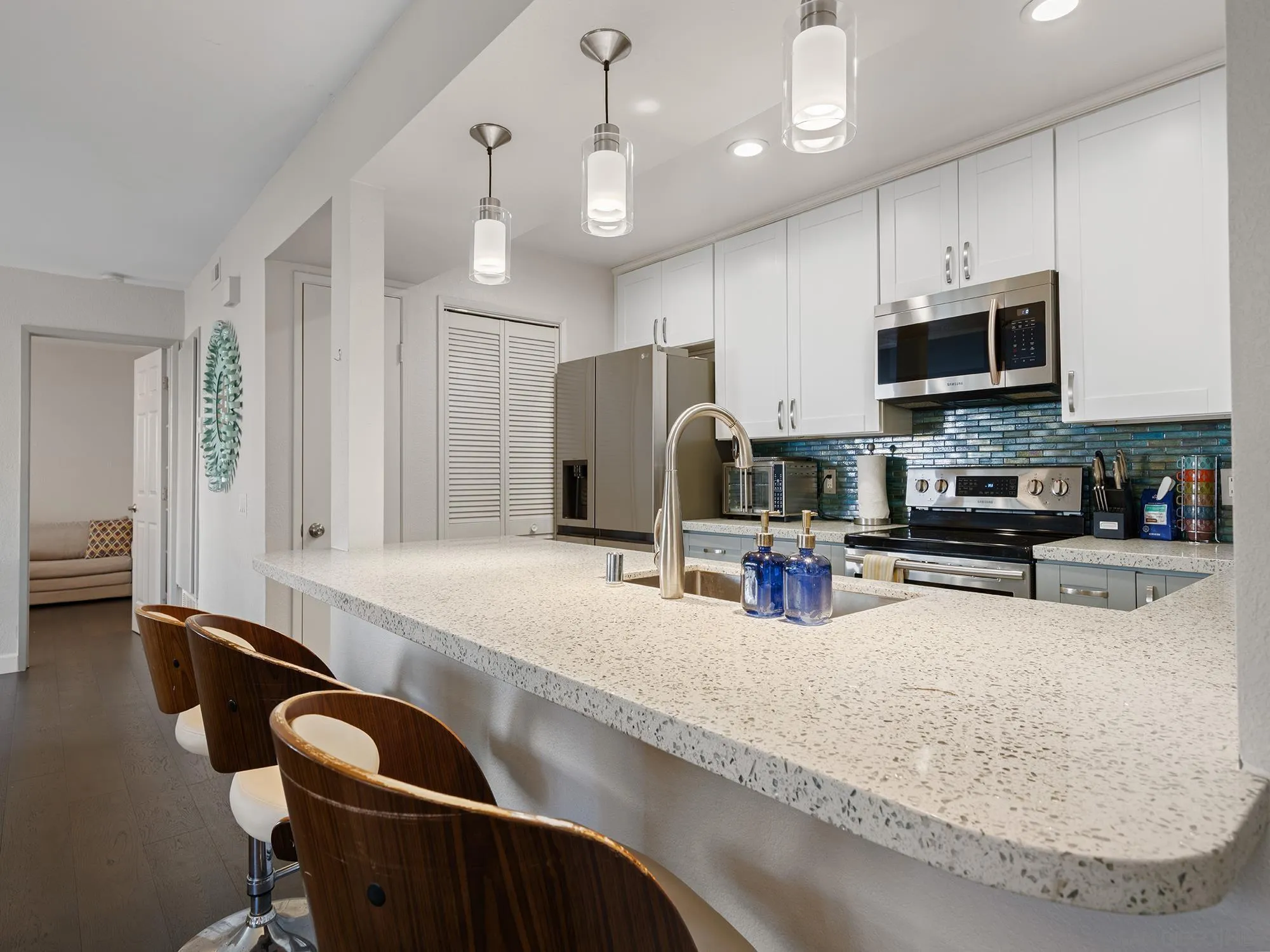 Photo #7: 260011025 Listing: Photo #7