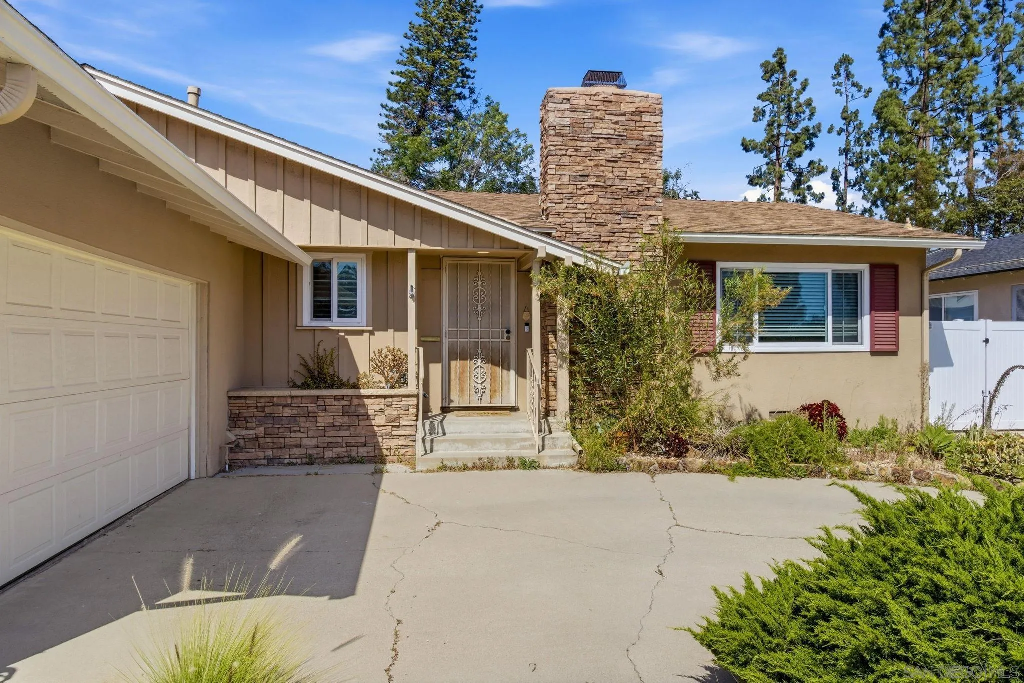 https://cdn.realtyfeed.com/cdn/127/260011028/1aca29d062676e6d4c4ecc4970545a60.webp