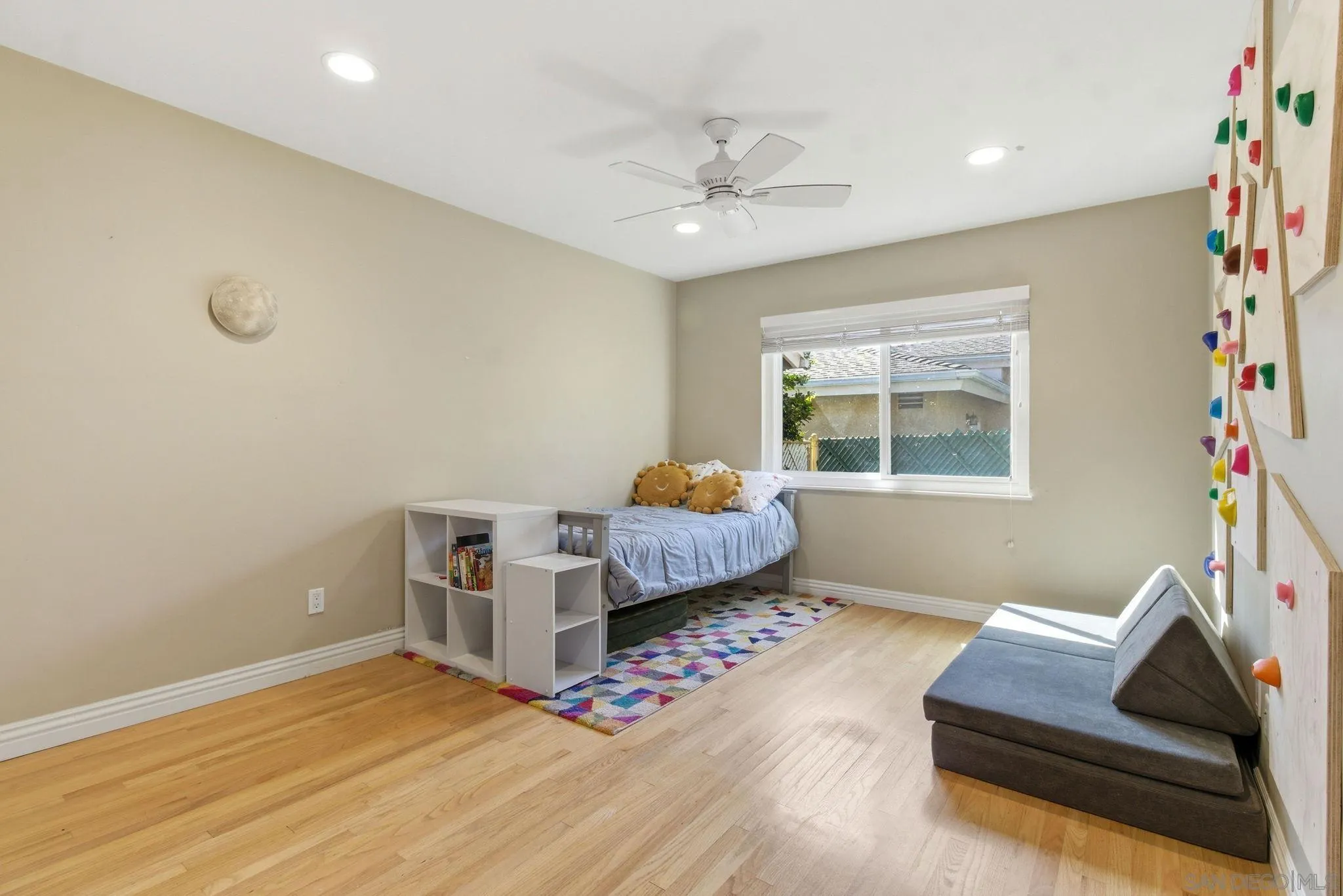 https://cdn.realtyfeed.com/cdn/127/260011028/30e11b3e04a61acf106e27e92e5973cb.webp