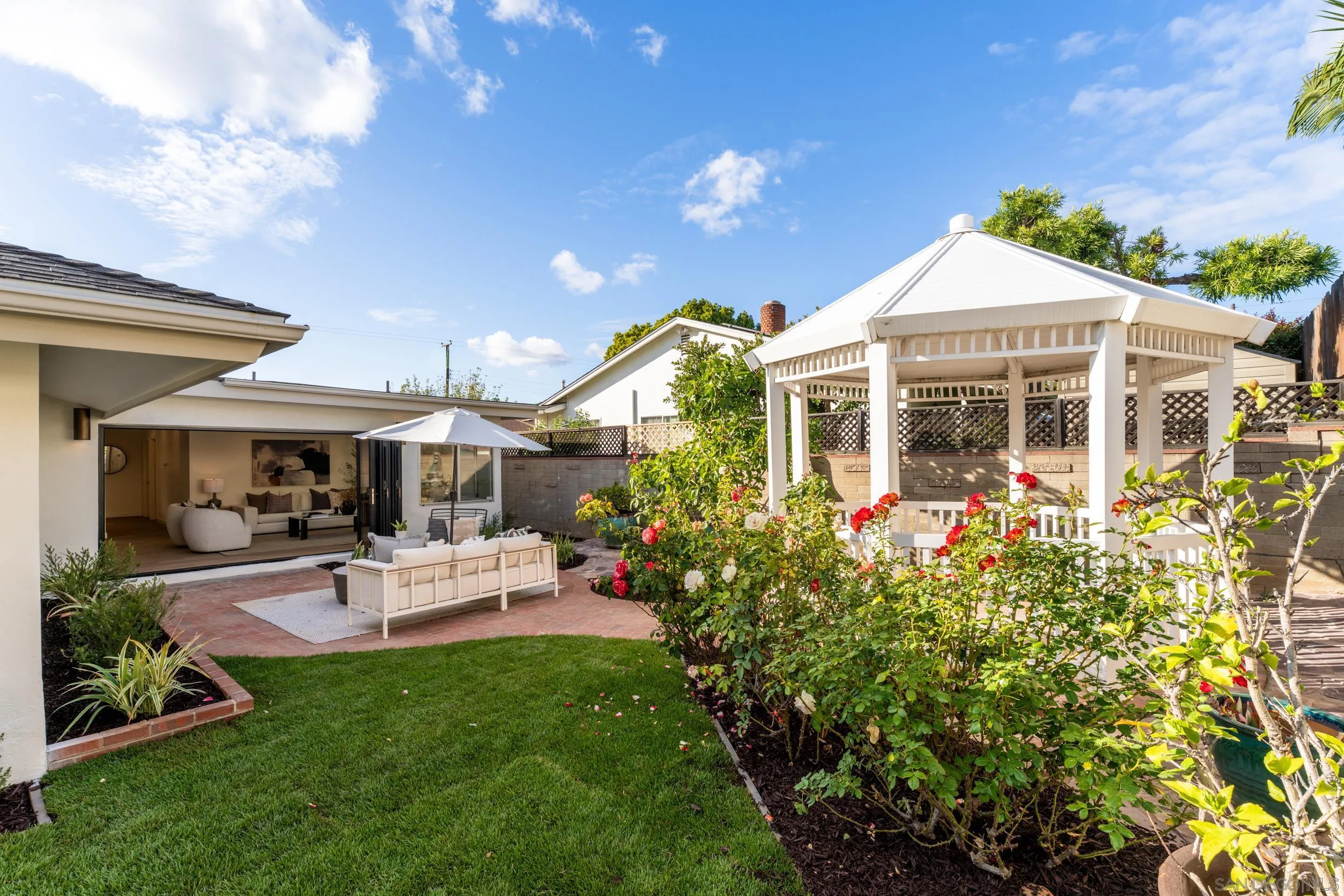 https://cdn.realtyfeed.com/cdn/127/260011030/27f45178a7b535bb27a716c24ef5aeaf.webp