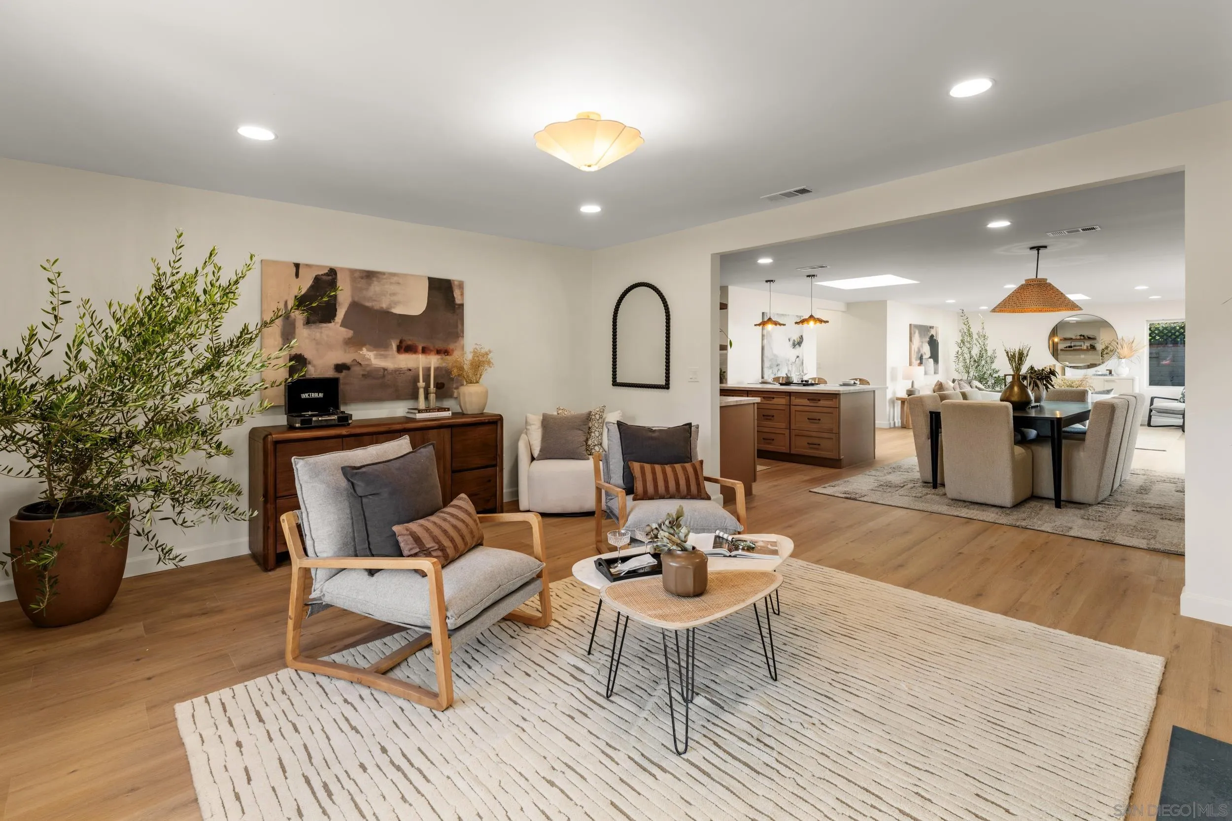 https://cdn.realtyfeed.com/cdn/127/260011030/4a536129e16a9ef1dcfb38af2a718374.webp