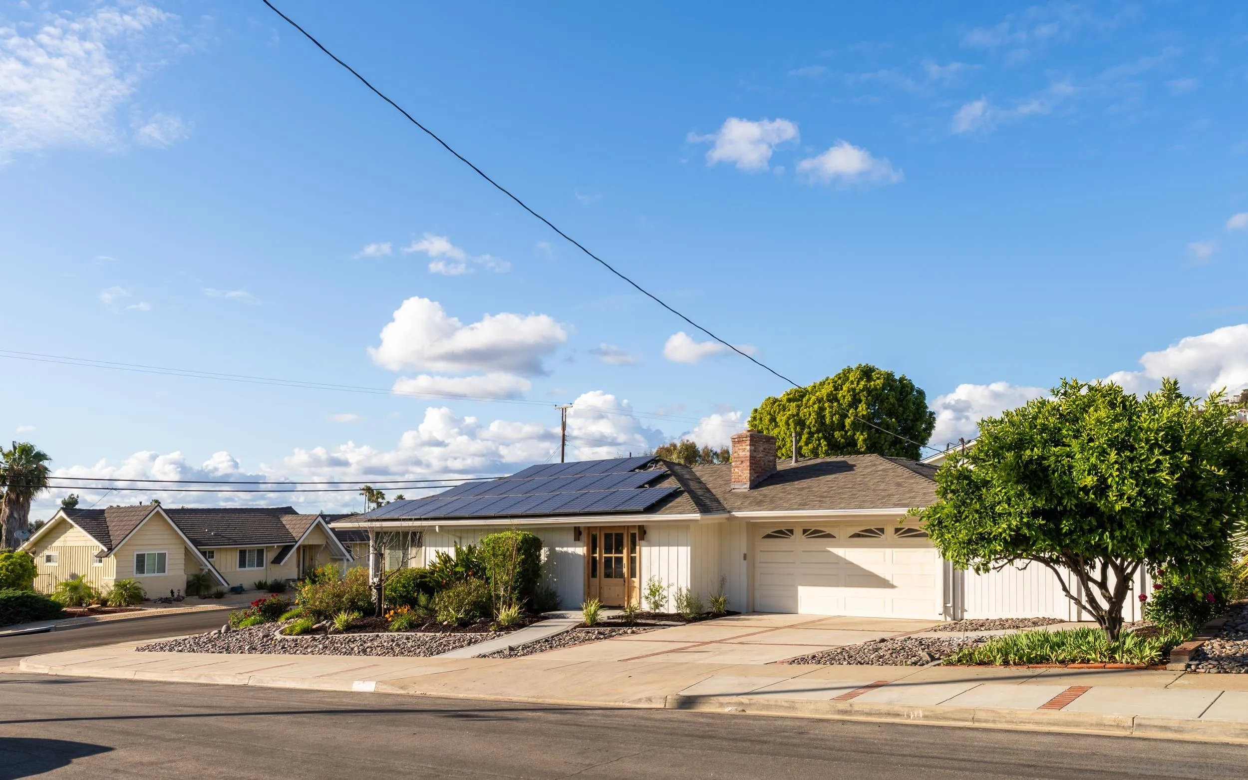 https://cdn.realtyfeed.com/cdn/127/260011030/769fb1f1b9ebc700a1b17dced2e025a1.webp