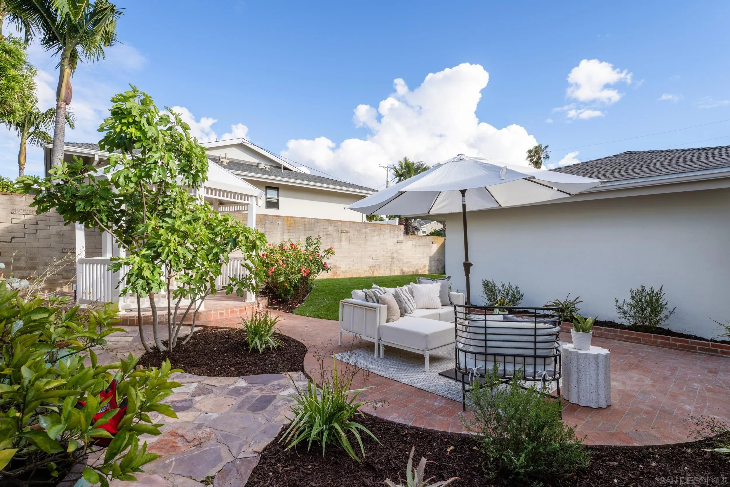 https://cdn.realtyfeed.com/cdn/127/260011030/bdc511025d2c02cdbb49cc1771b603b5.webp