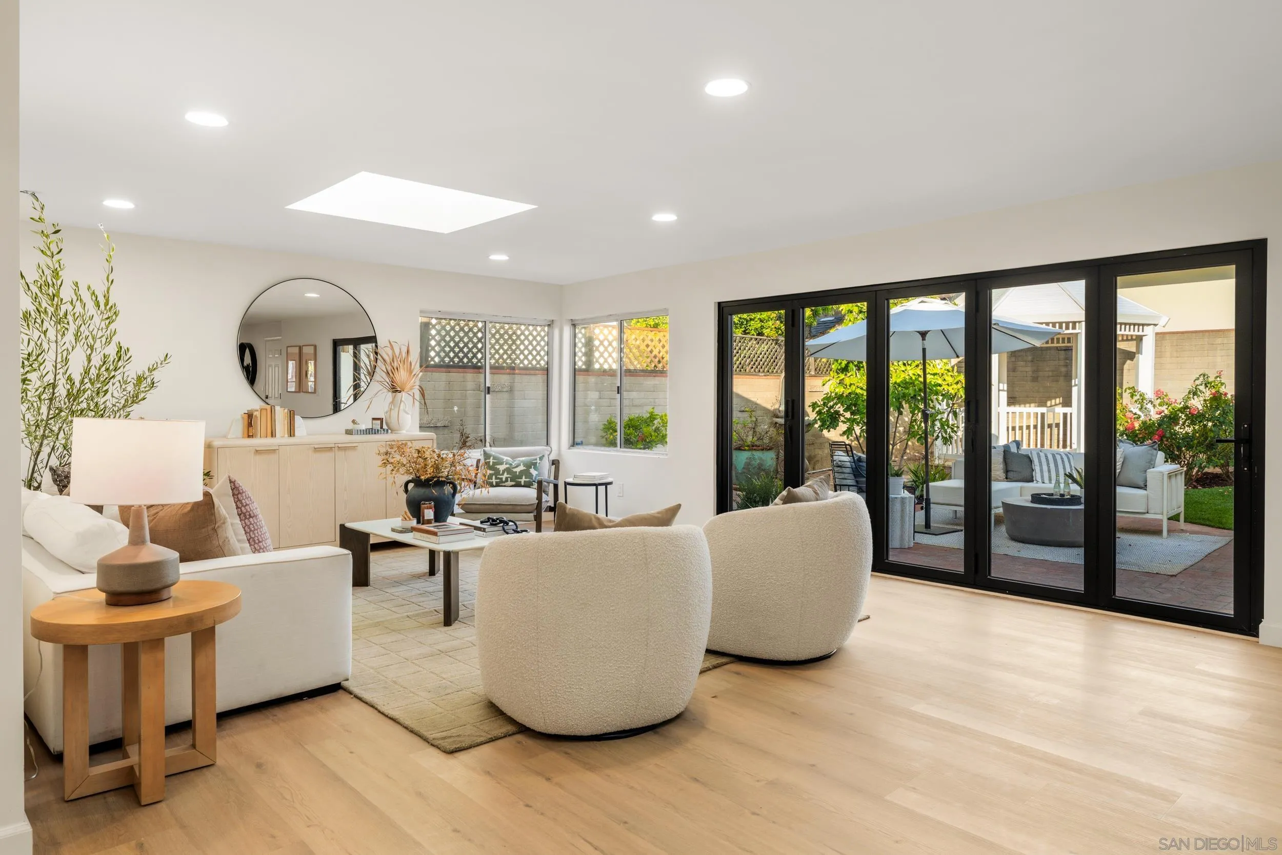https://cdn.realtyfeed.com/cdn/127/260011030/fea8f24f103d03537a5f6470af799a5b.webp