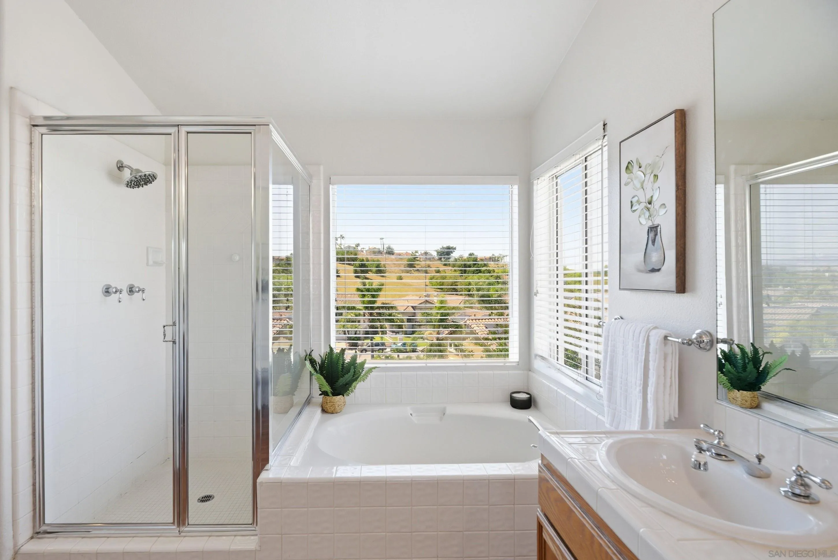 https://cdn.realtyfeed.com/cdn/127/260011032/432d4cc524cf506bf7c097b08b5cb071.webp