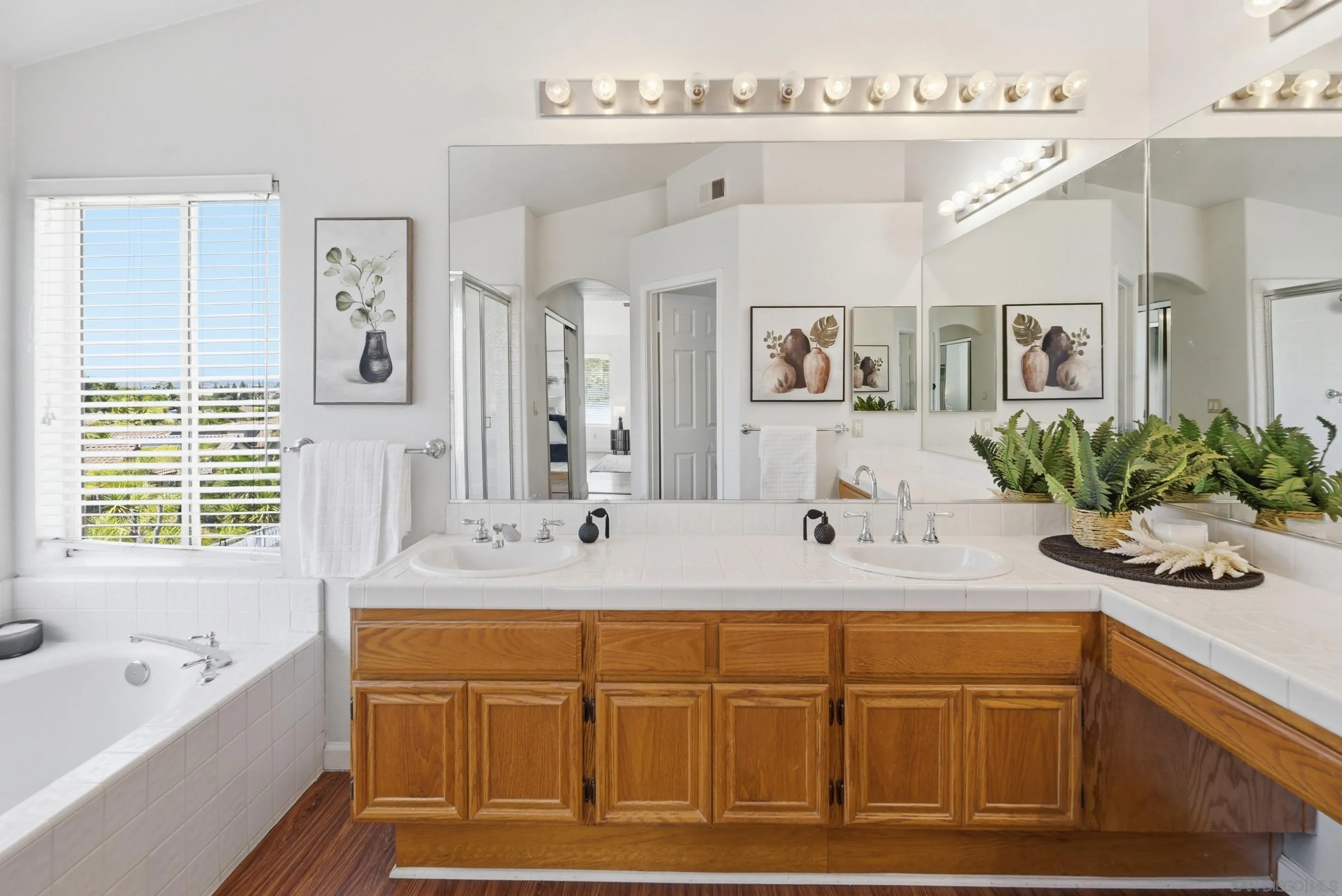 https://cdn.realtyfeed.com/cdn/127/260011032/4caf0dc474084f5dd79e6e1ee240dac6.webp