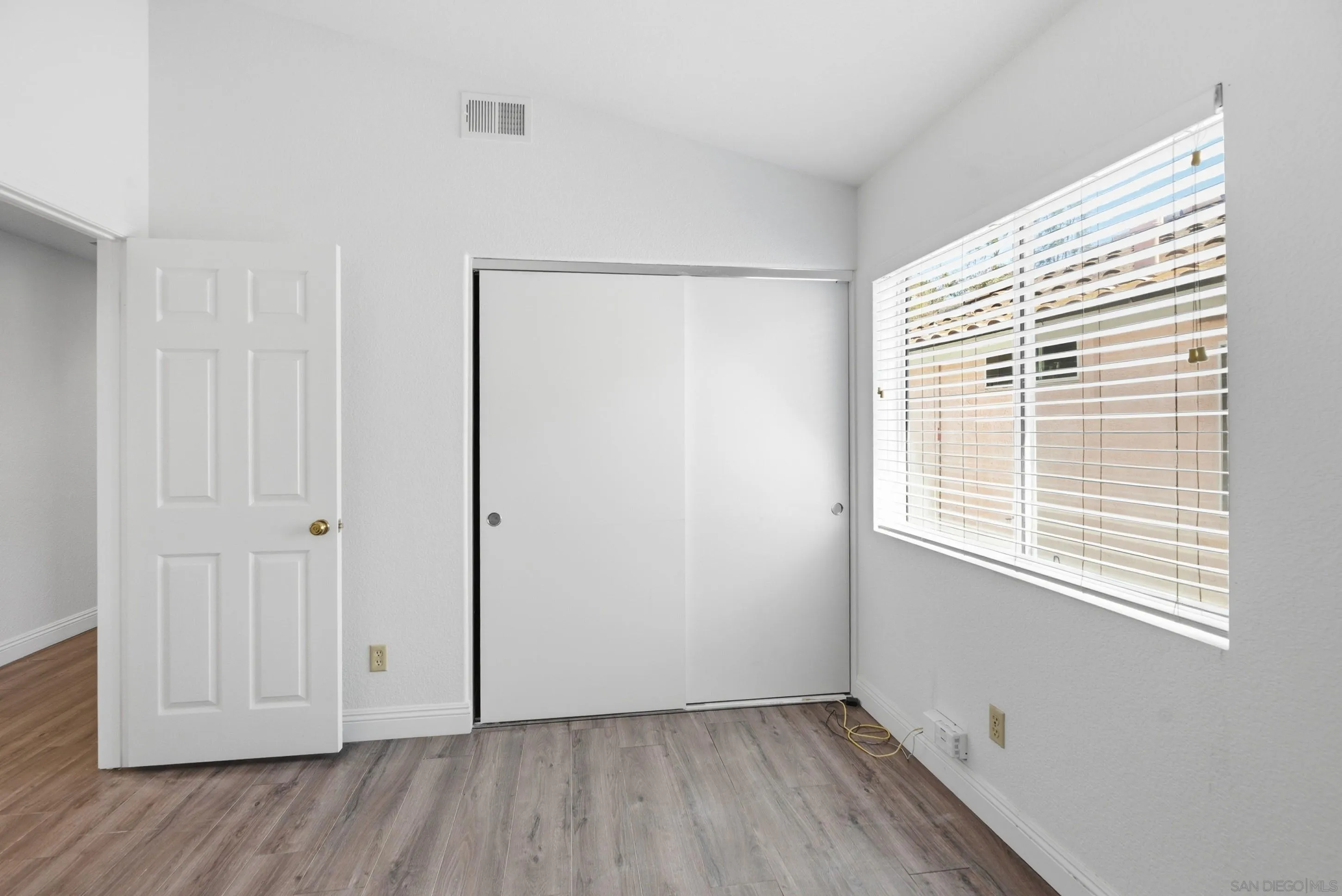 https://cdn.realtyfeed.com/cdn/127/260011032/582e7ffd6eeff4d77f6a1cac5ce4c888.webp