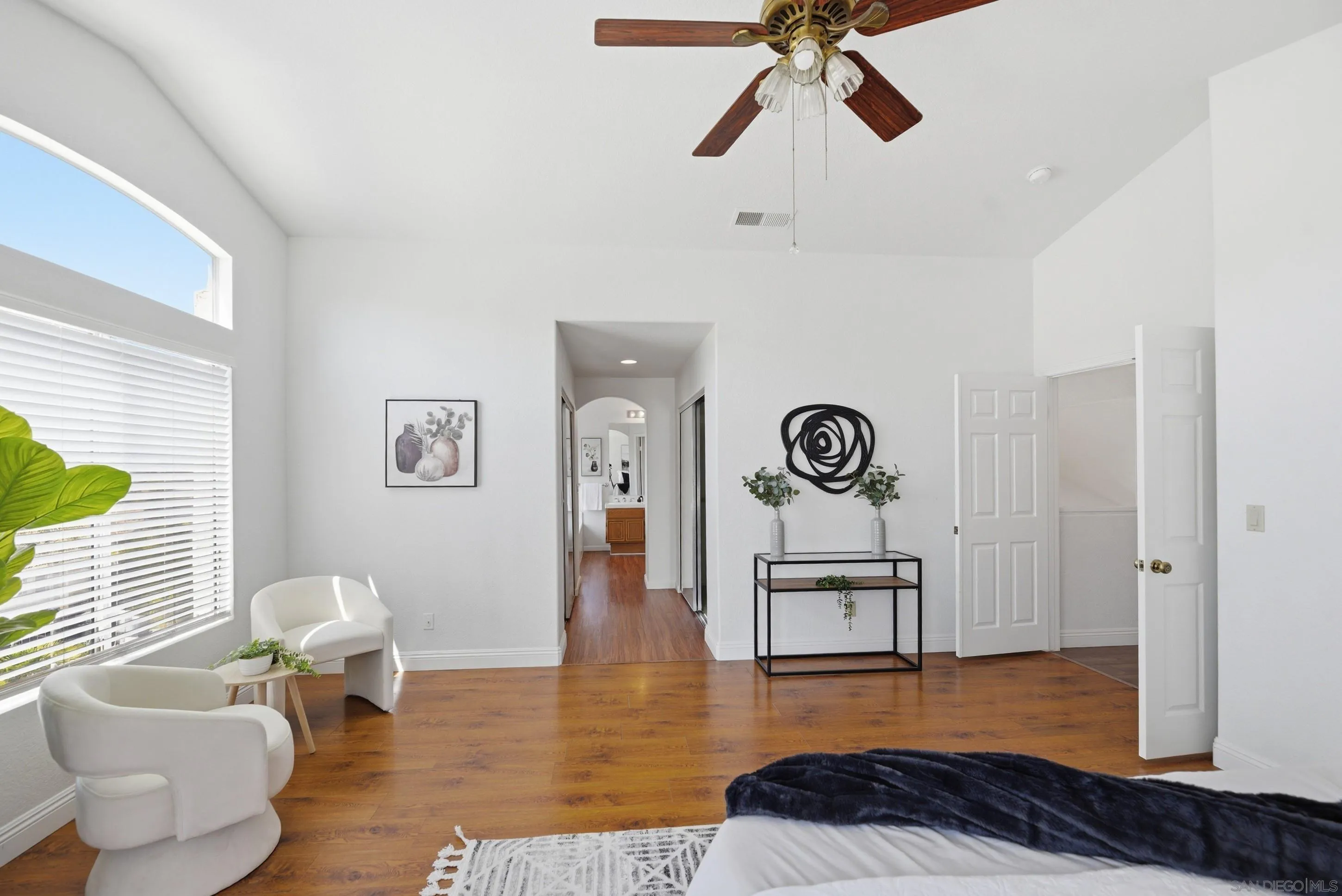 https://cdn.realtyfeed.com/cdn/127/260011032/7bf6d073b3d79acf5c7f3a1f820a4a5f.webp