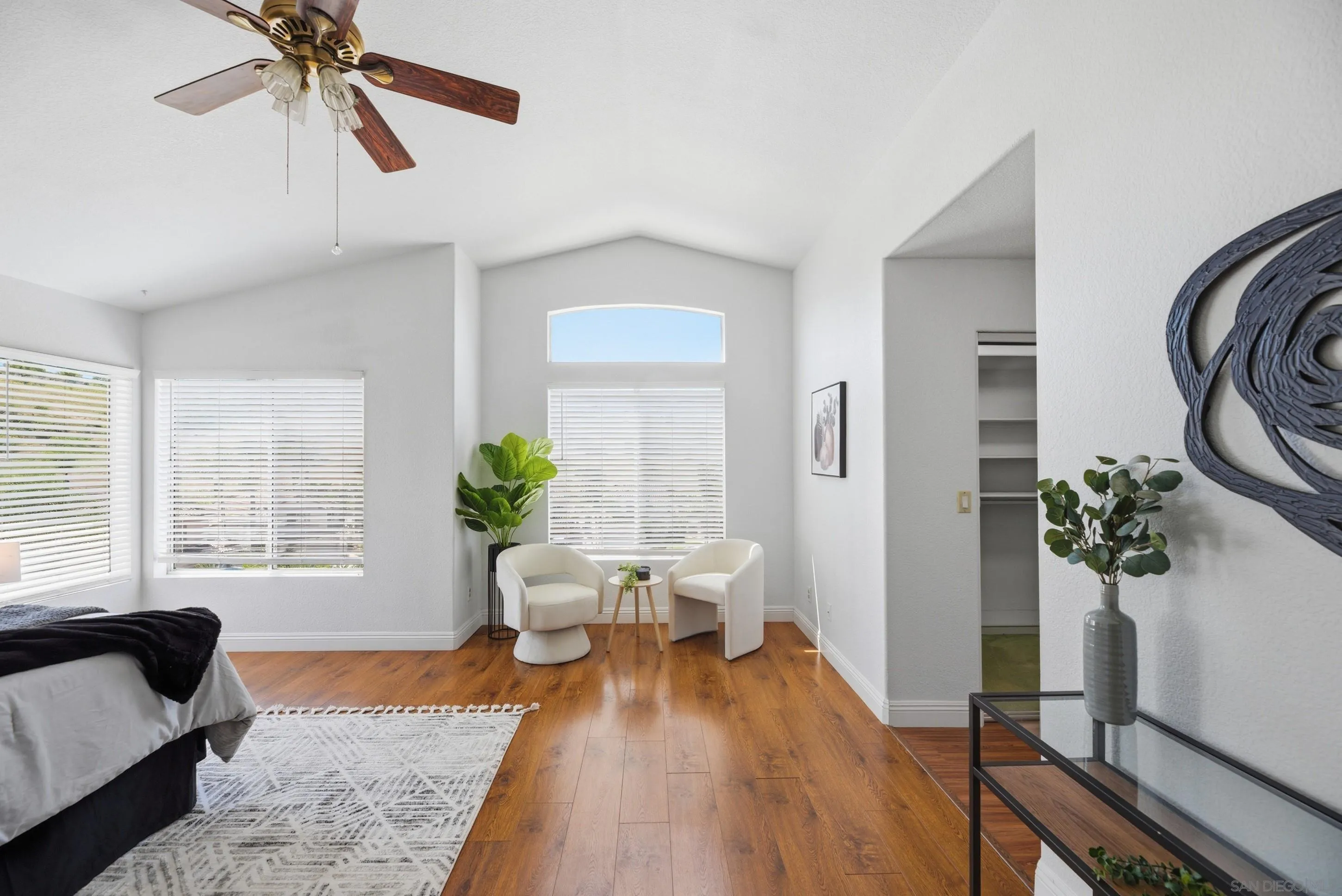 https://cdn.realtyfeed.com/cdn/127/260011032/87b2f25bd56ee2f614b27bc64d255b57.webp