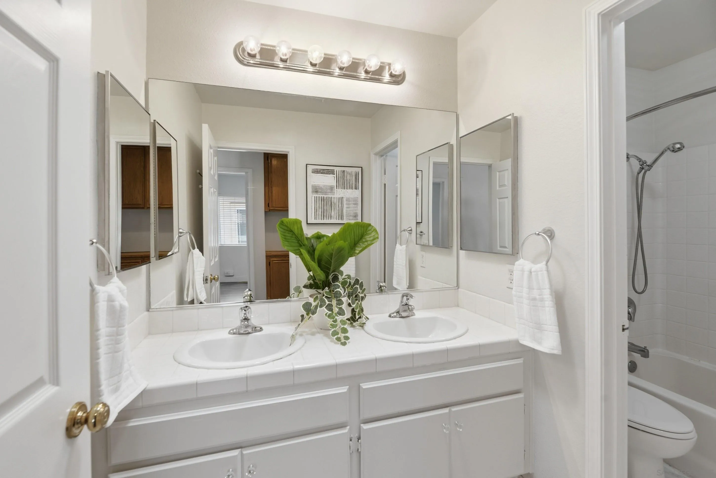 https://cdn.realtyfeed.com/cdn/127/260011032/d4be64a6811683c61feba3f8444c5172.webp
