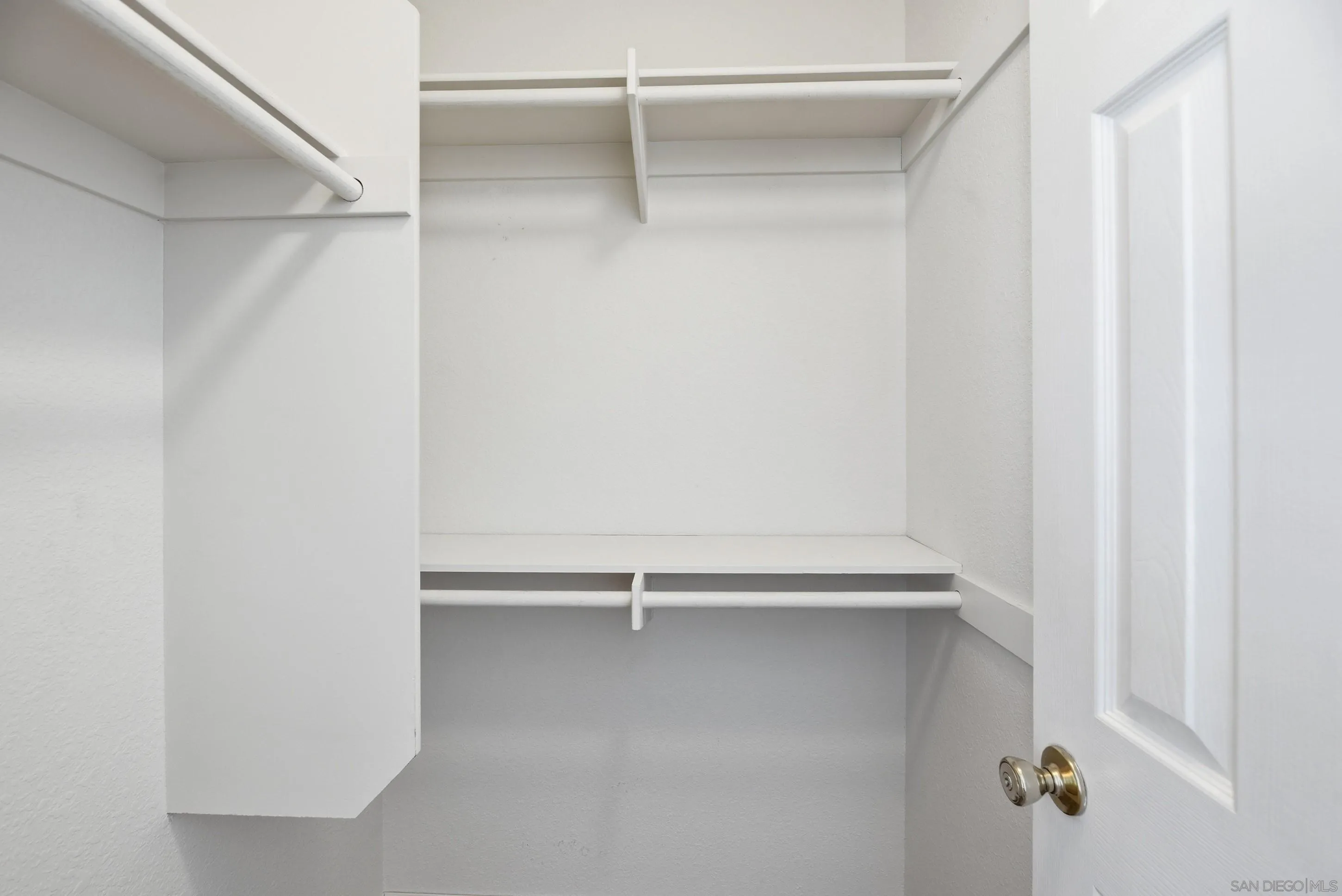 https://cdn.realtyfeed.com/cdn/127/260011032/e79ff5cf7241718c03515a25fb57554c.webp