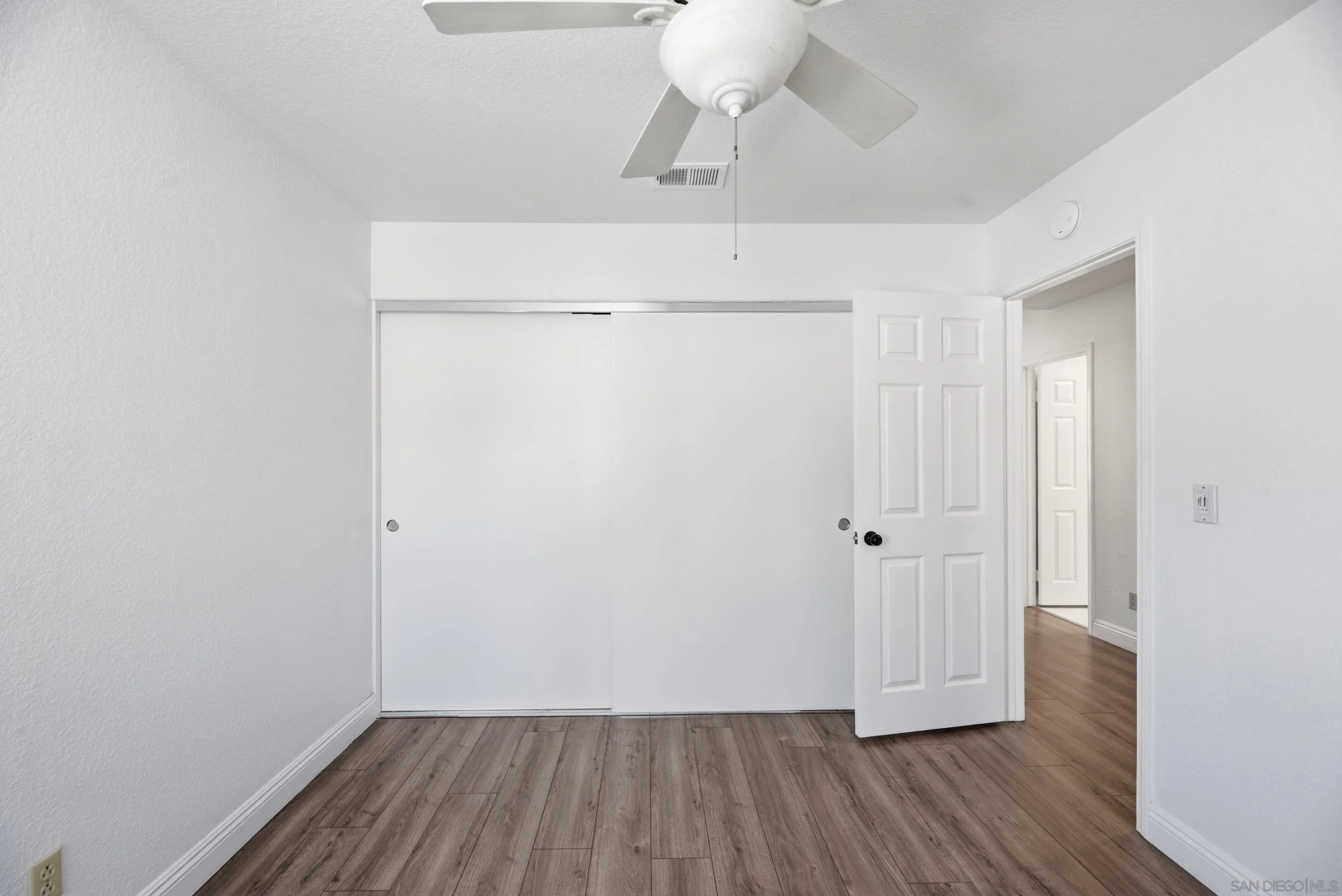 https://cdn.realtyfeed.com/cdn/127/260011032/f518b7d007e3af1dbd2e471ea0d0802a.webp
