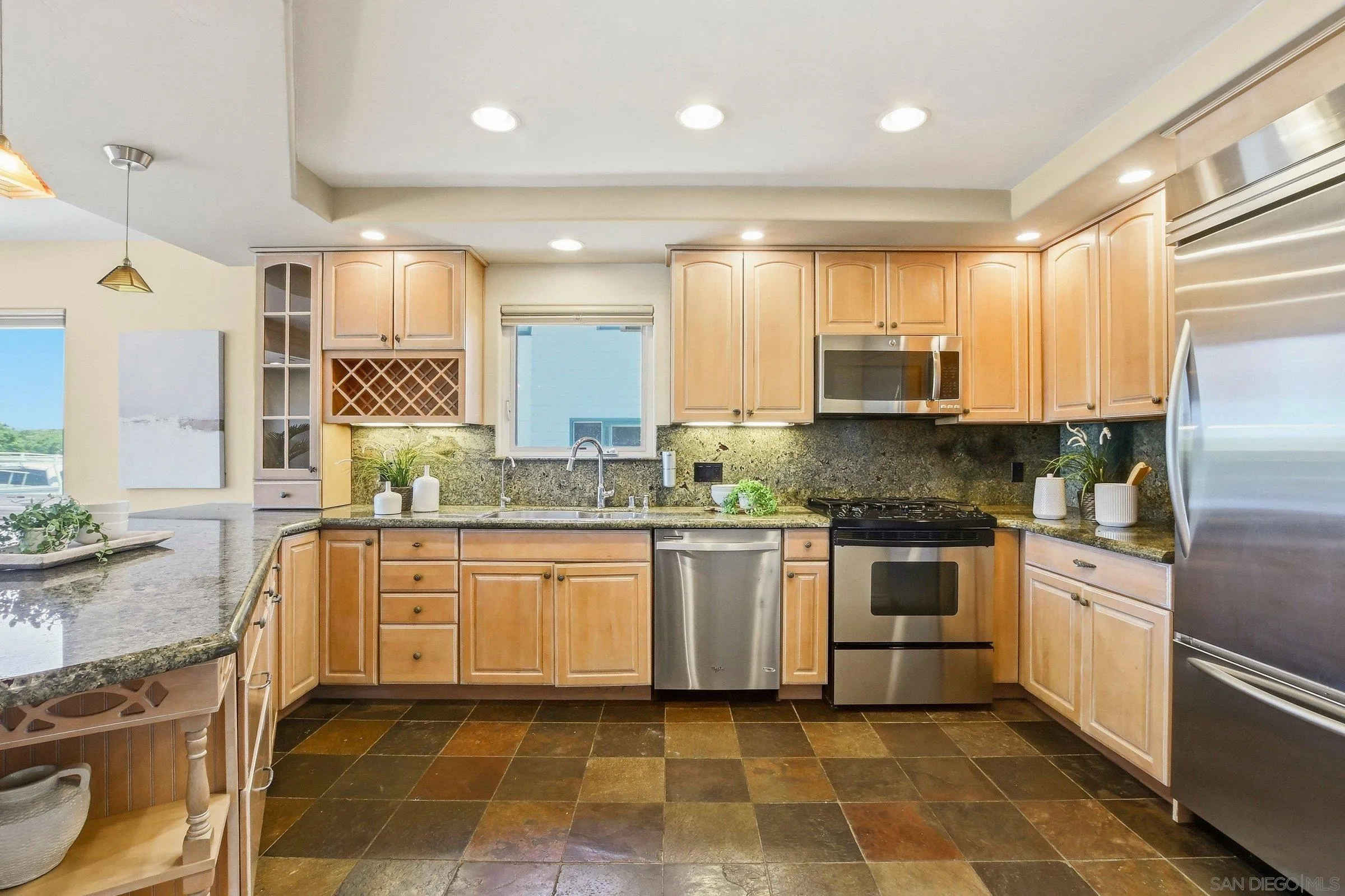https://cdn.realtyfeed.com/cdn/127/260011033/14e01541b509d6da19f4536c162800f3.webp