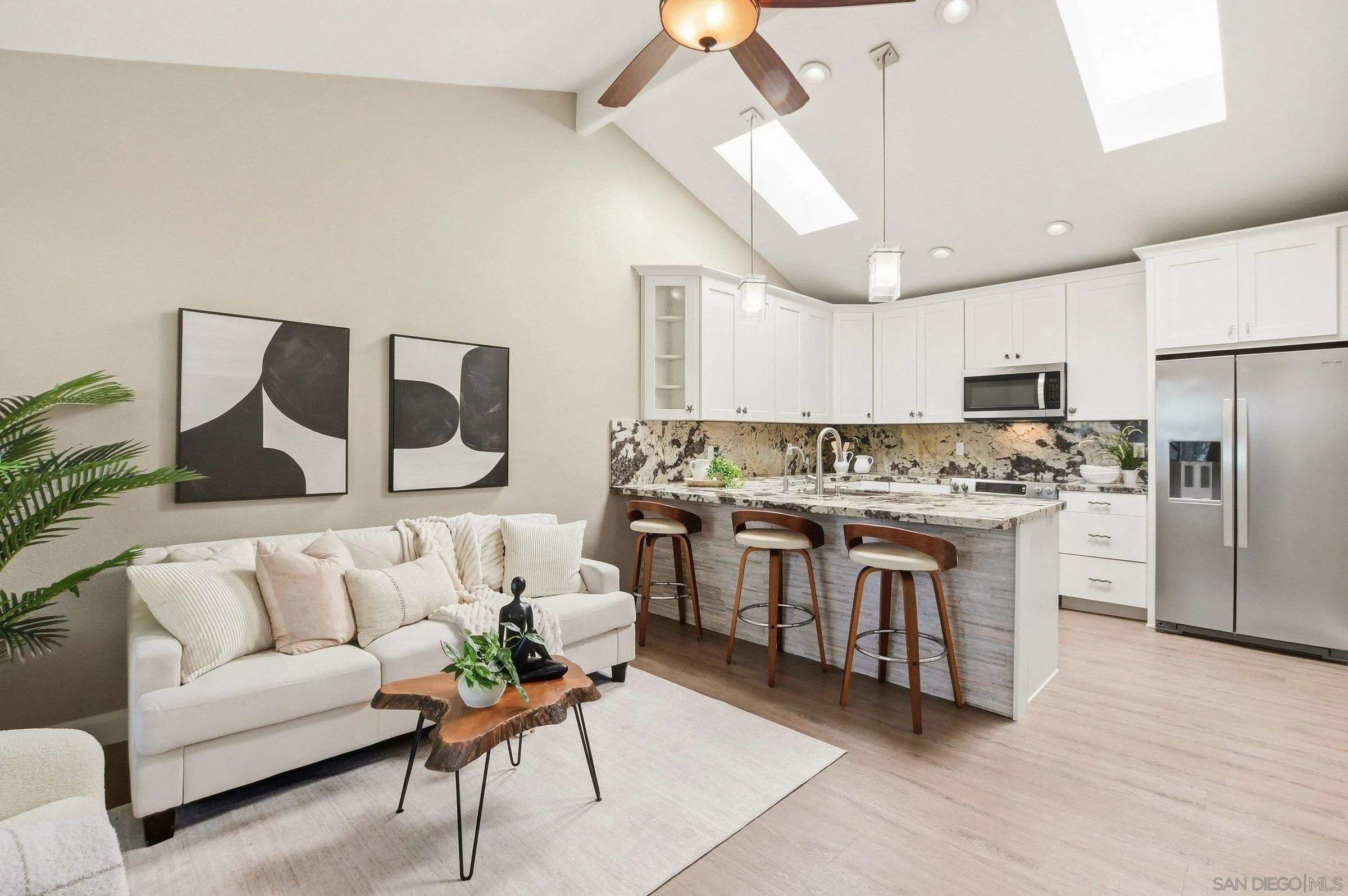 https://cdn.realtyfeed.com/cdn/127/260011033/2839758b1fa7e5748aa84771fd255616.webp