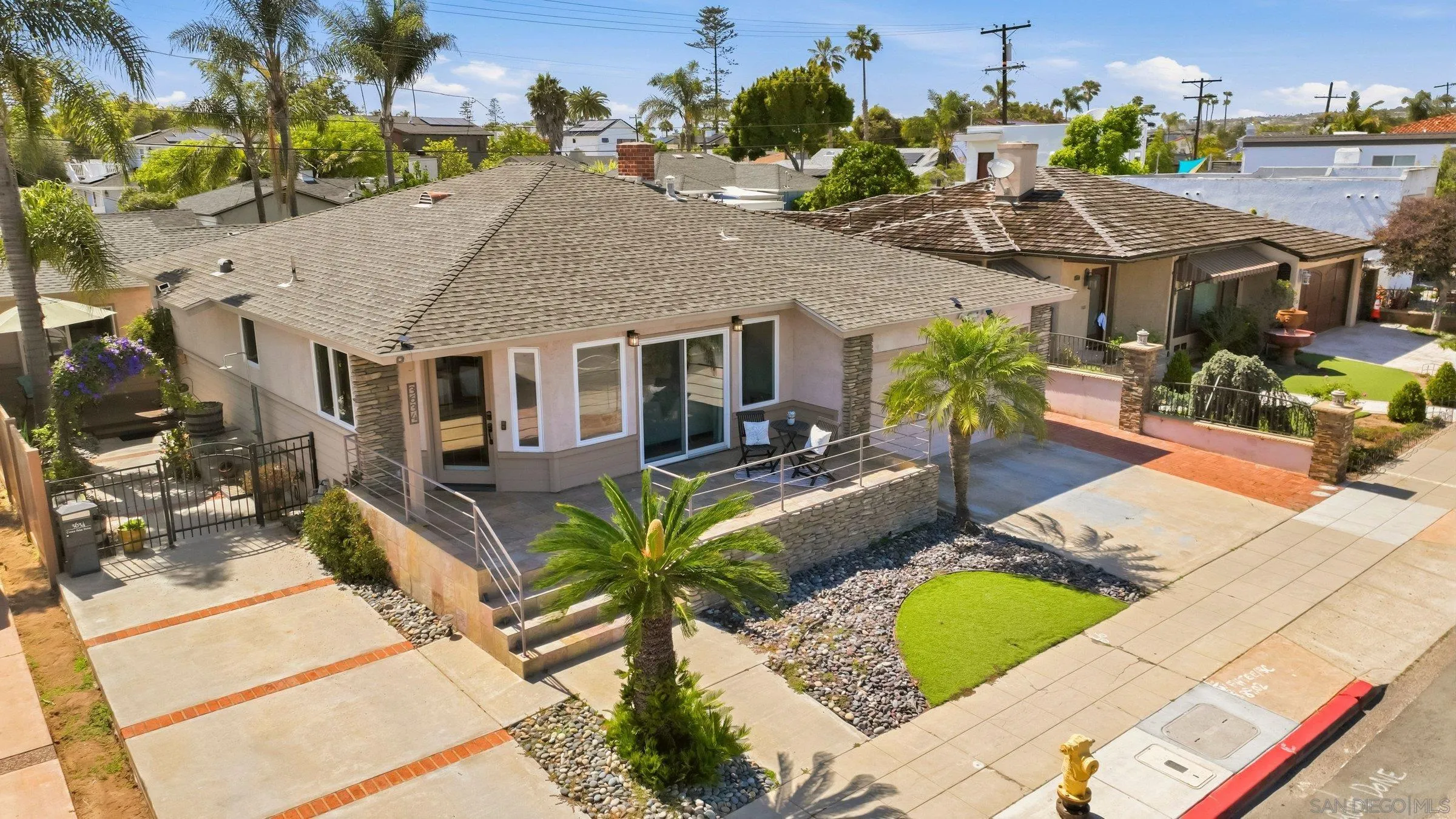 https://cdn.realtyfeed.com/cdn/127/260011033/5d8bfb7862fe8cb6efbbb4f3a7d517bf.webp