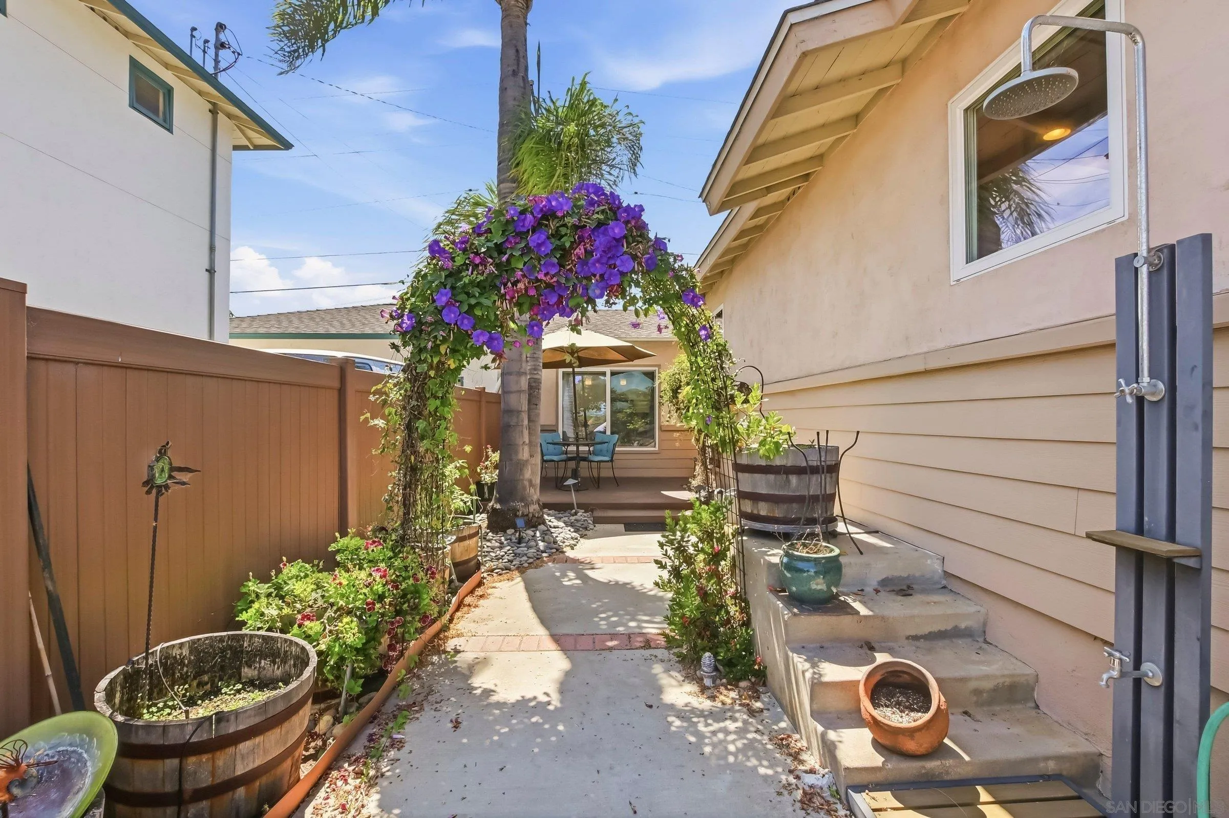 https://cdn.realtyfeed.com/cdn/127/260011033/7ffedb102a173fb021d297298a0a4bf2.webp