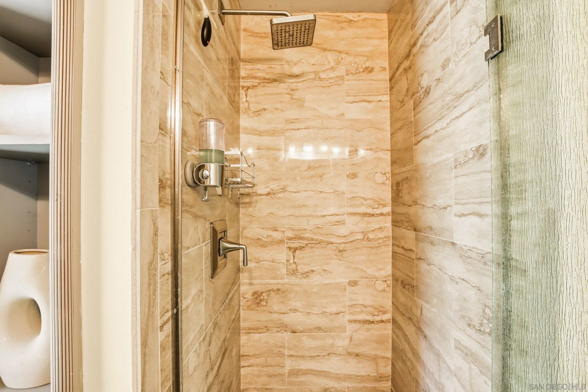 https://cdn.realtyfeed.com/cdn/127/260011033/9ae2fad779e61baa679560e9c1c39dd1.webp